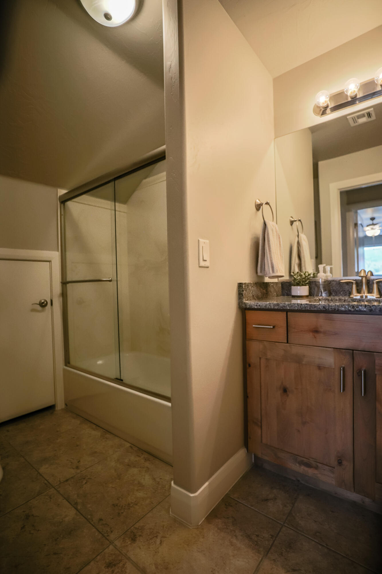 CRIMSON VIEW - Residential