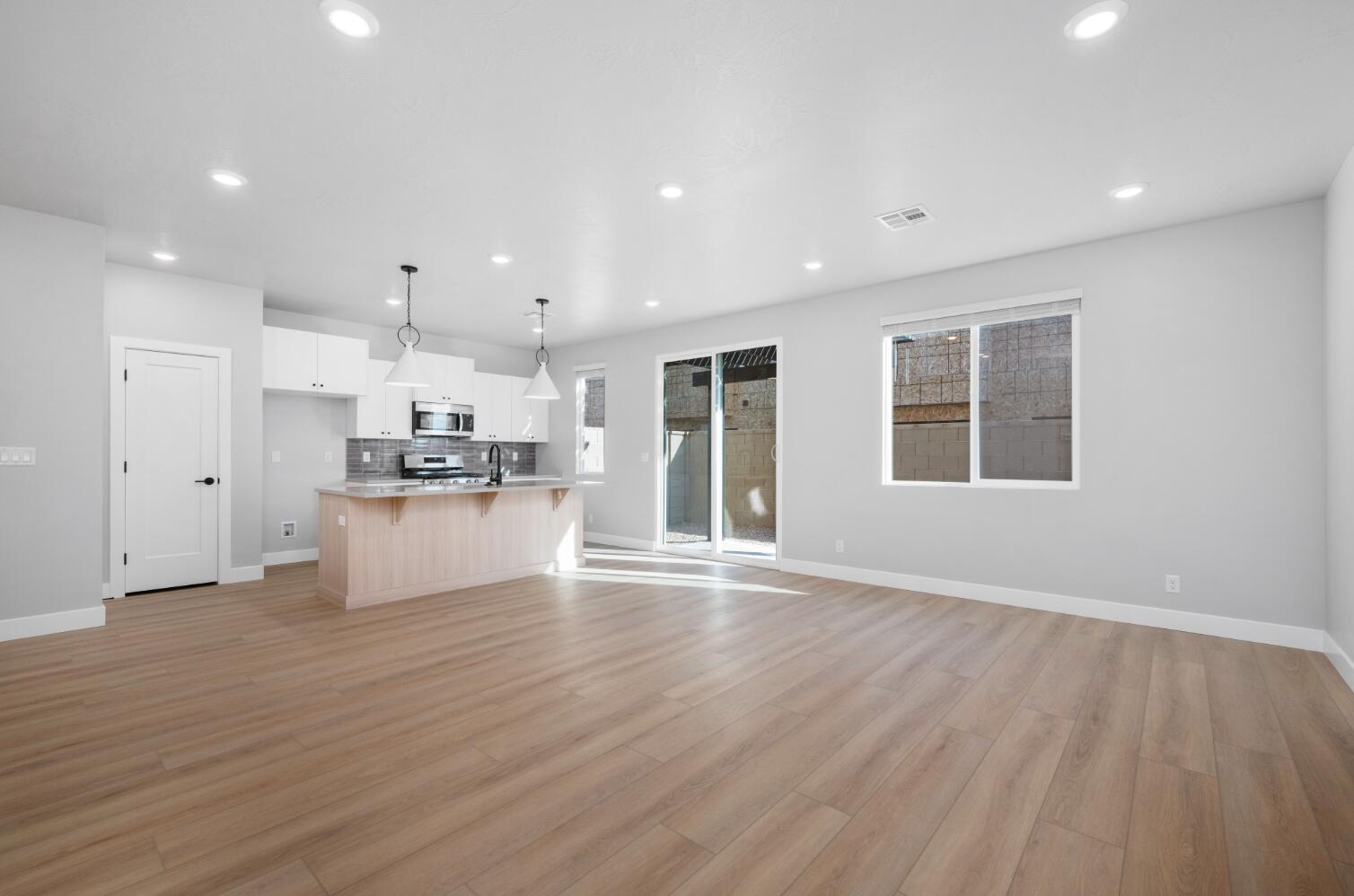 RISE AT CORAL CANYON - Residential