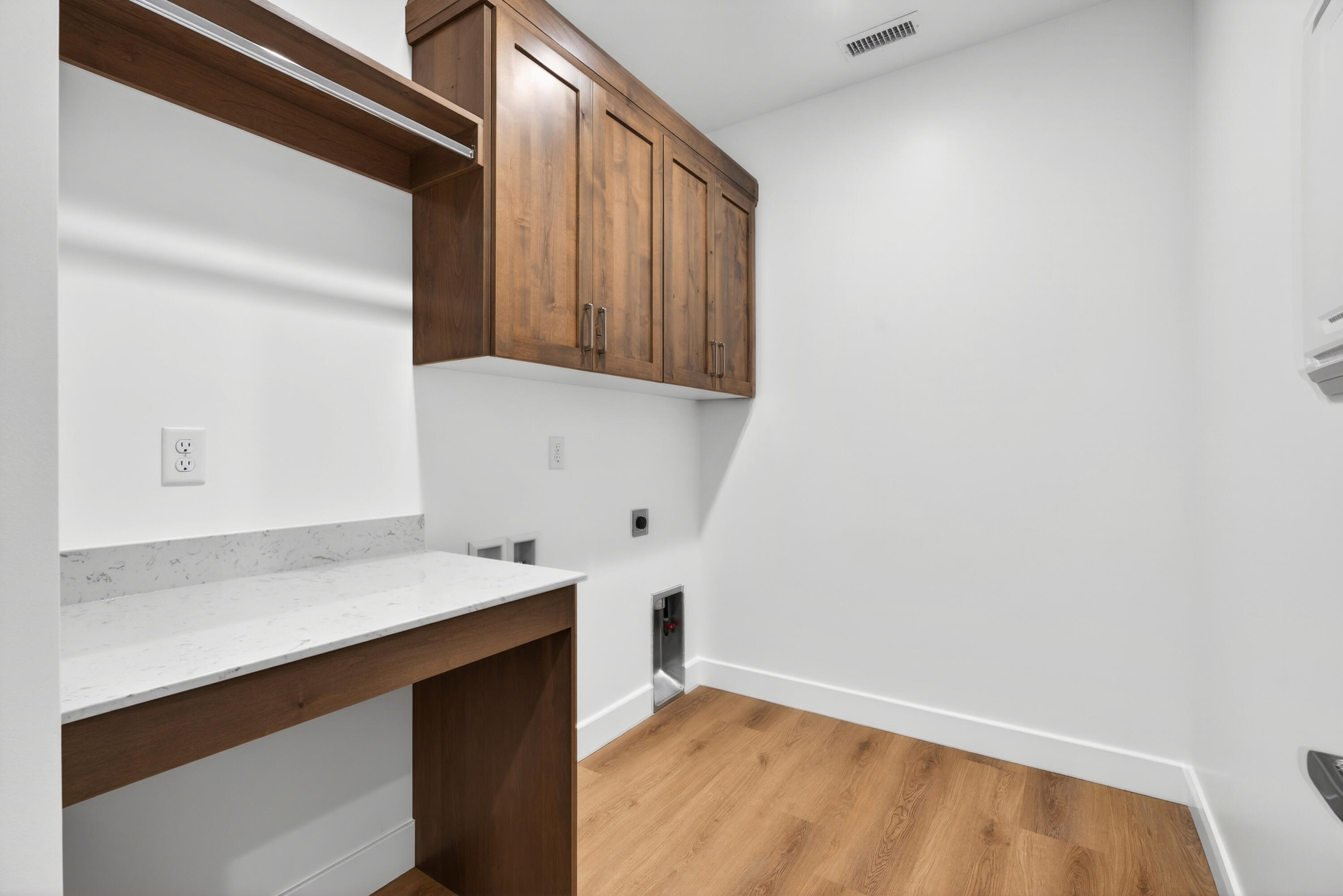 PARK SIDE AT GRANDPA'S POND - Residential