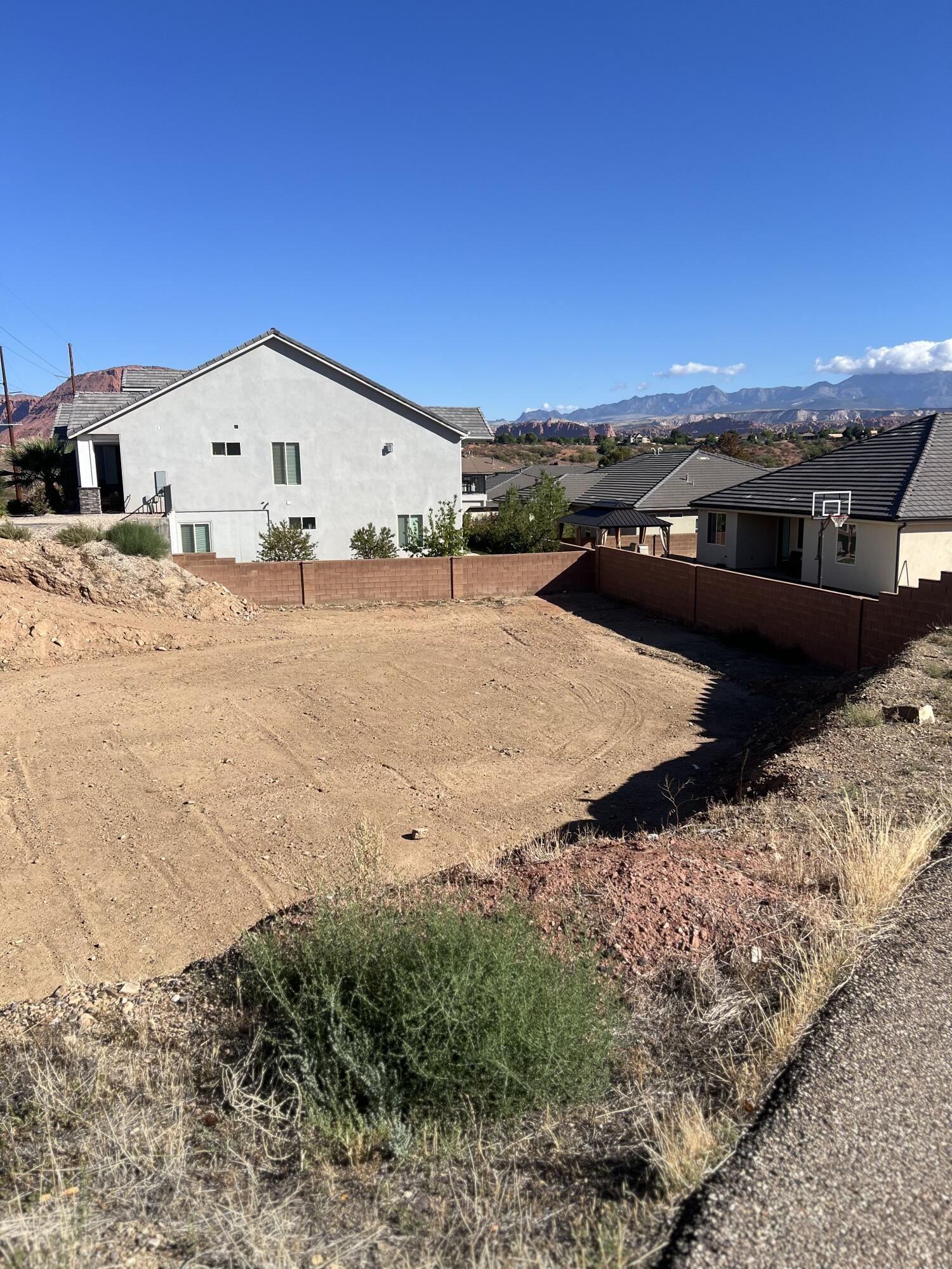 SANTA CLARA TOWNSITE AND FIELD - Land