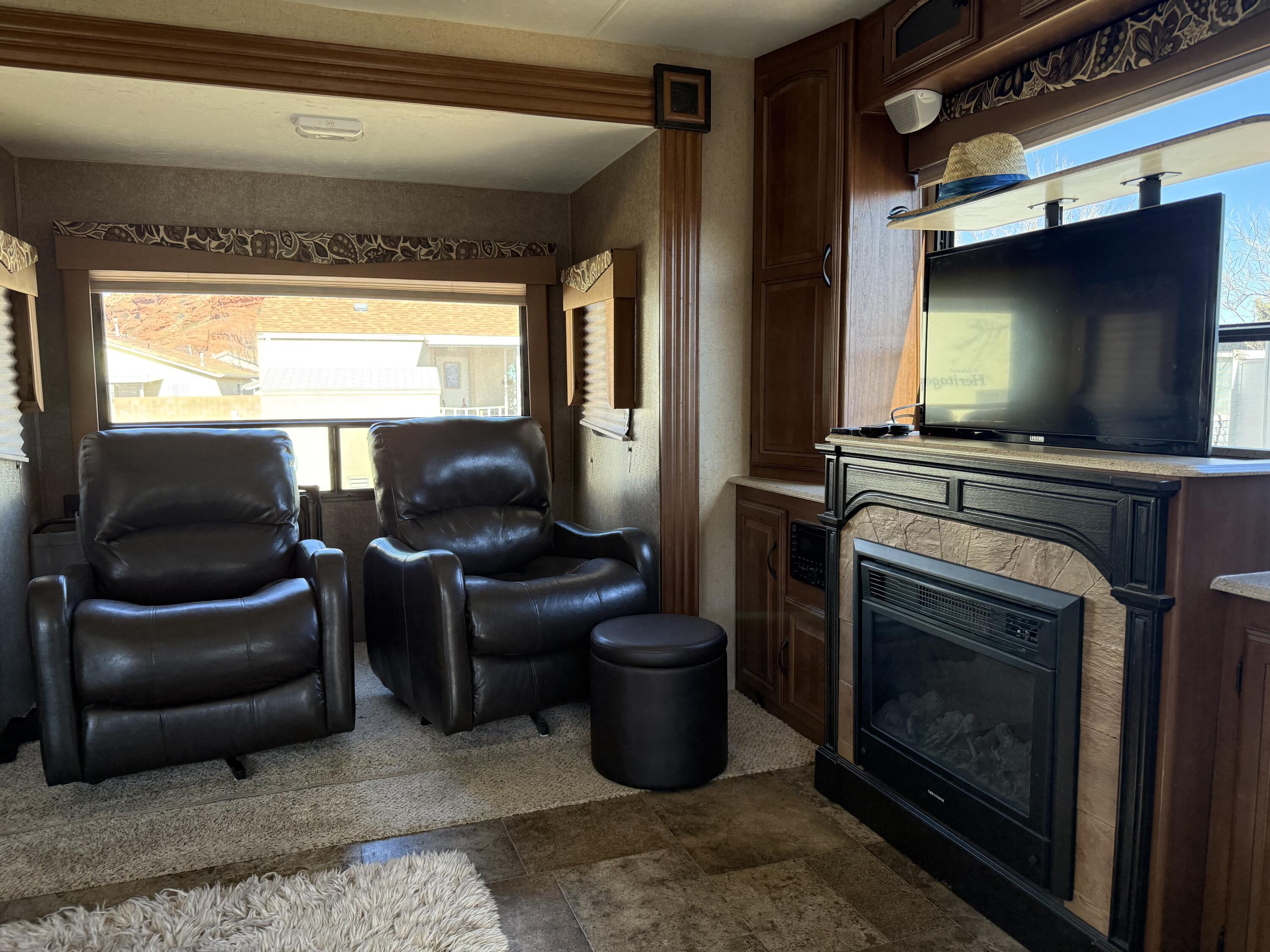 CANYON BREEZE RV RESORT - Land
