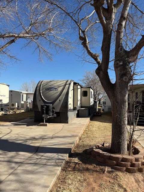 Photo of 1150 W Red Hills Parkway, Washington, UT 84780 (MLS # 25-266284) Photo of 1150 W Red Hills Parkway, Washington, UT 84780 (MLS # 25-266284)