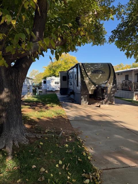 CANYON BREEZE RV RESORT - Land