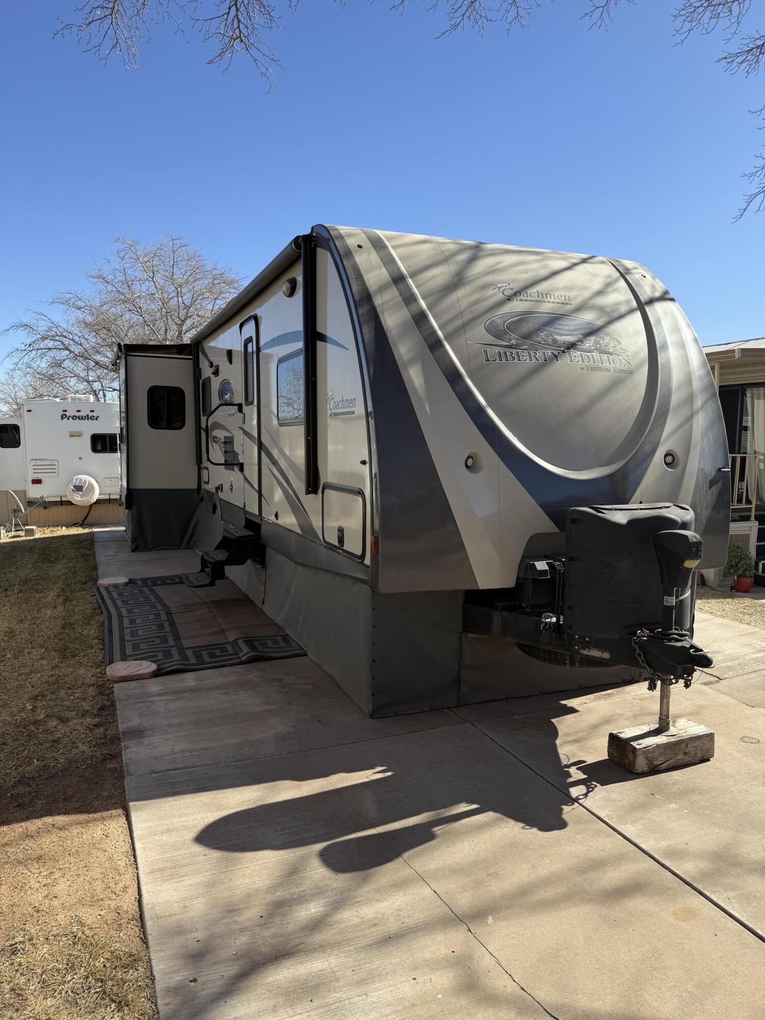CANYON BREEZE RV RESORT - Land