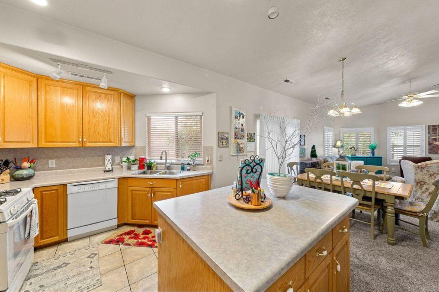 EMERALD SPRINGS TOWNHOMES - Residential