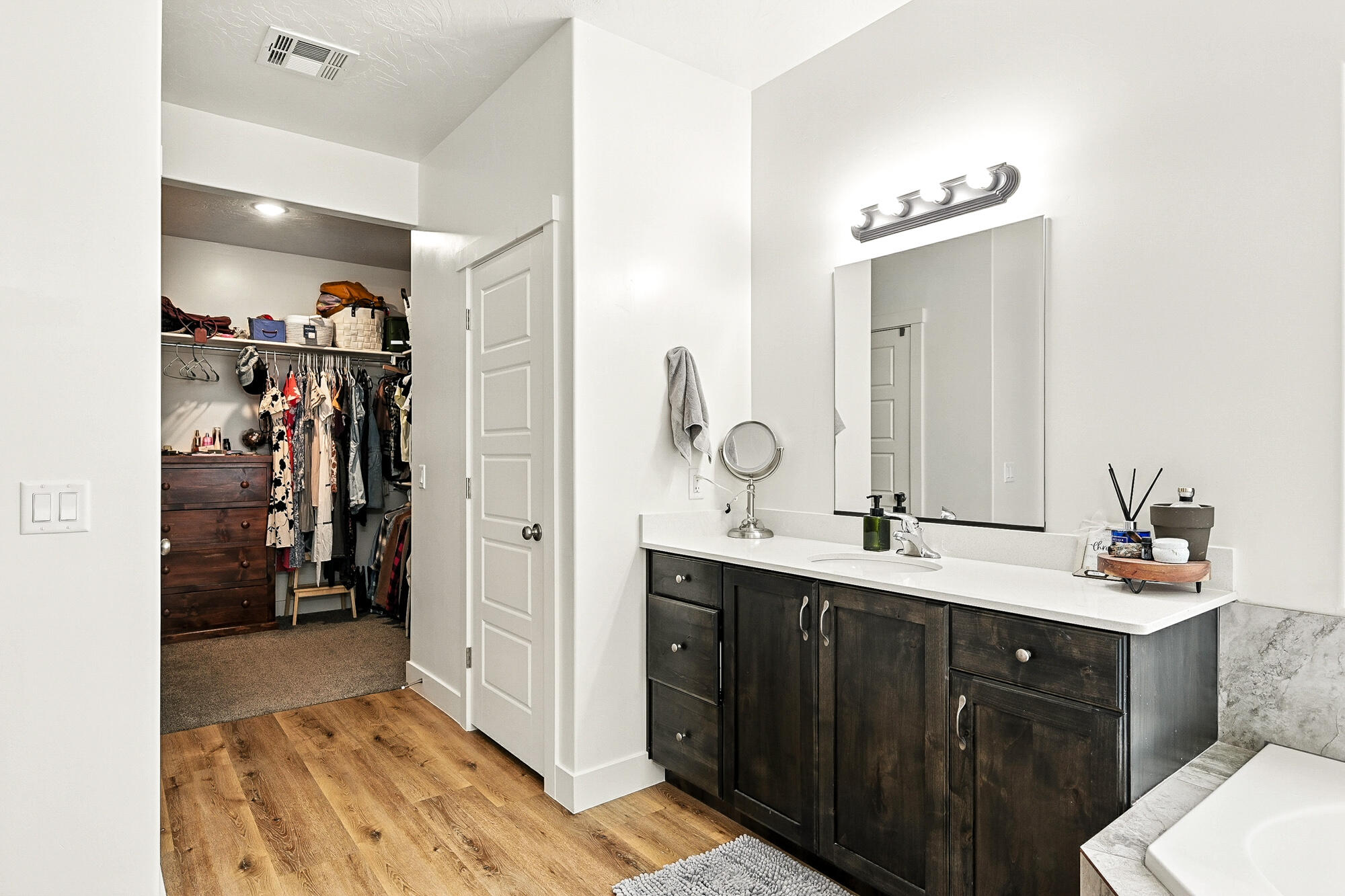 SAGE CANYON - Residential