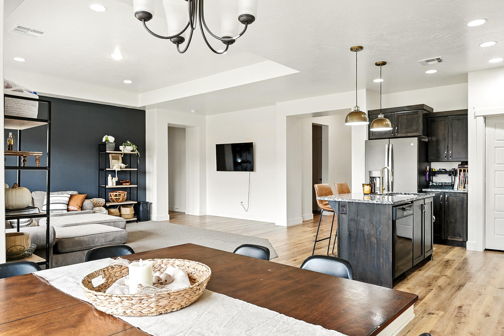 SAGE CANYON - Residential