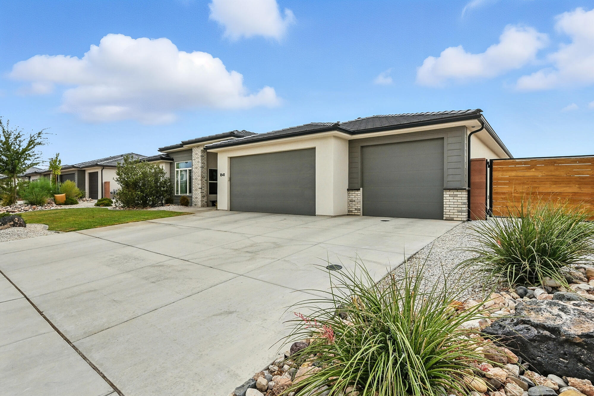 SAGE CANYON - Residential