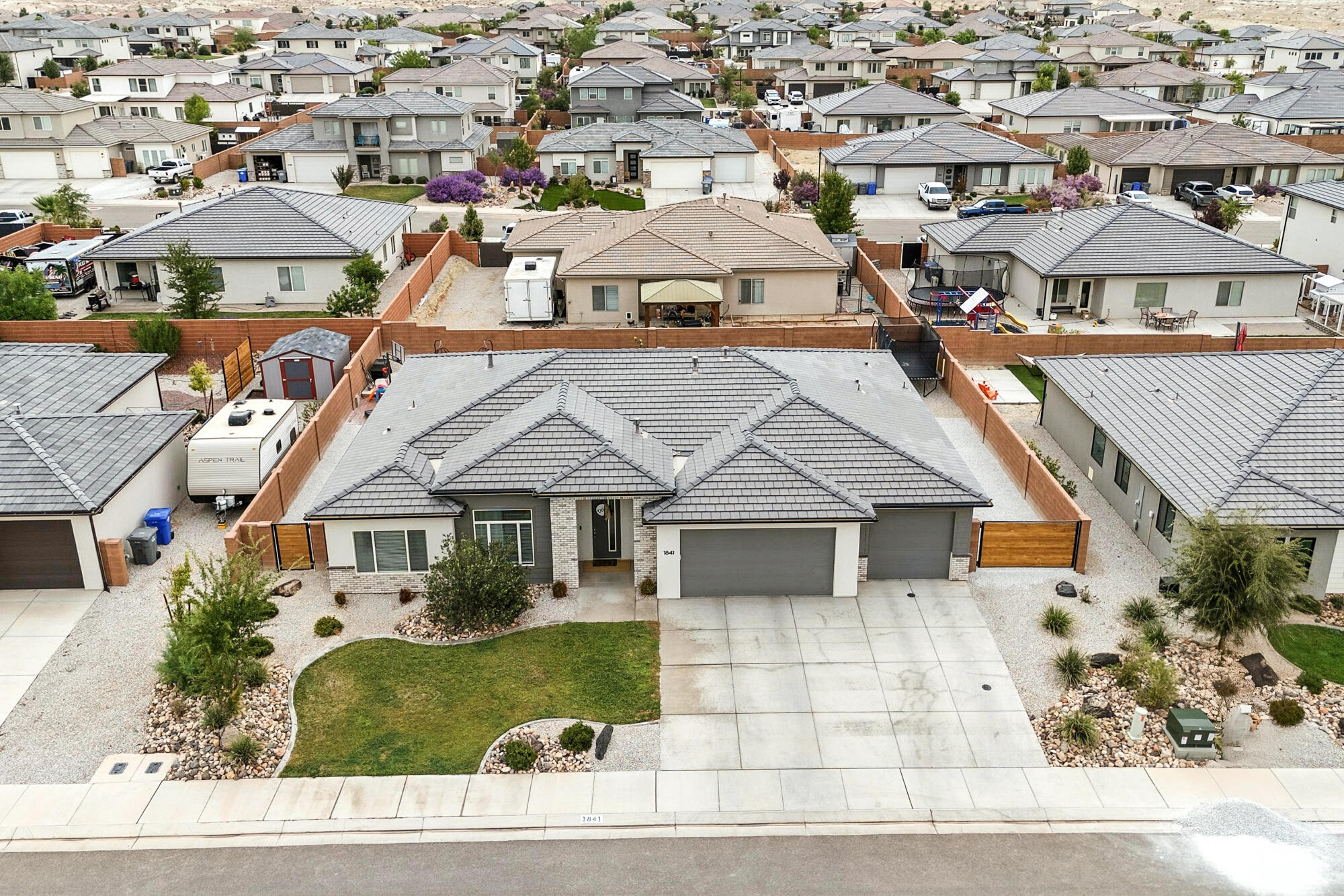 SAGE CANYON - Residential