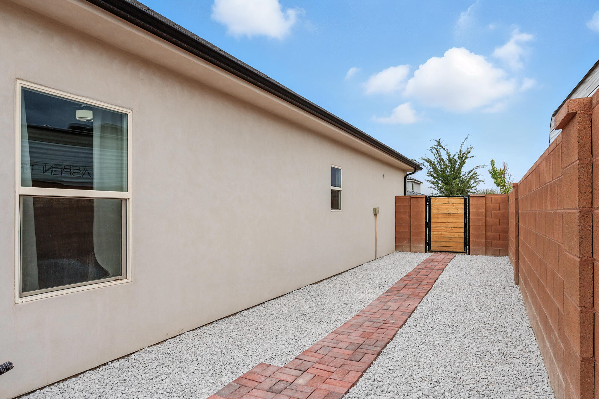 SAGE CANYON - Residential