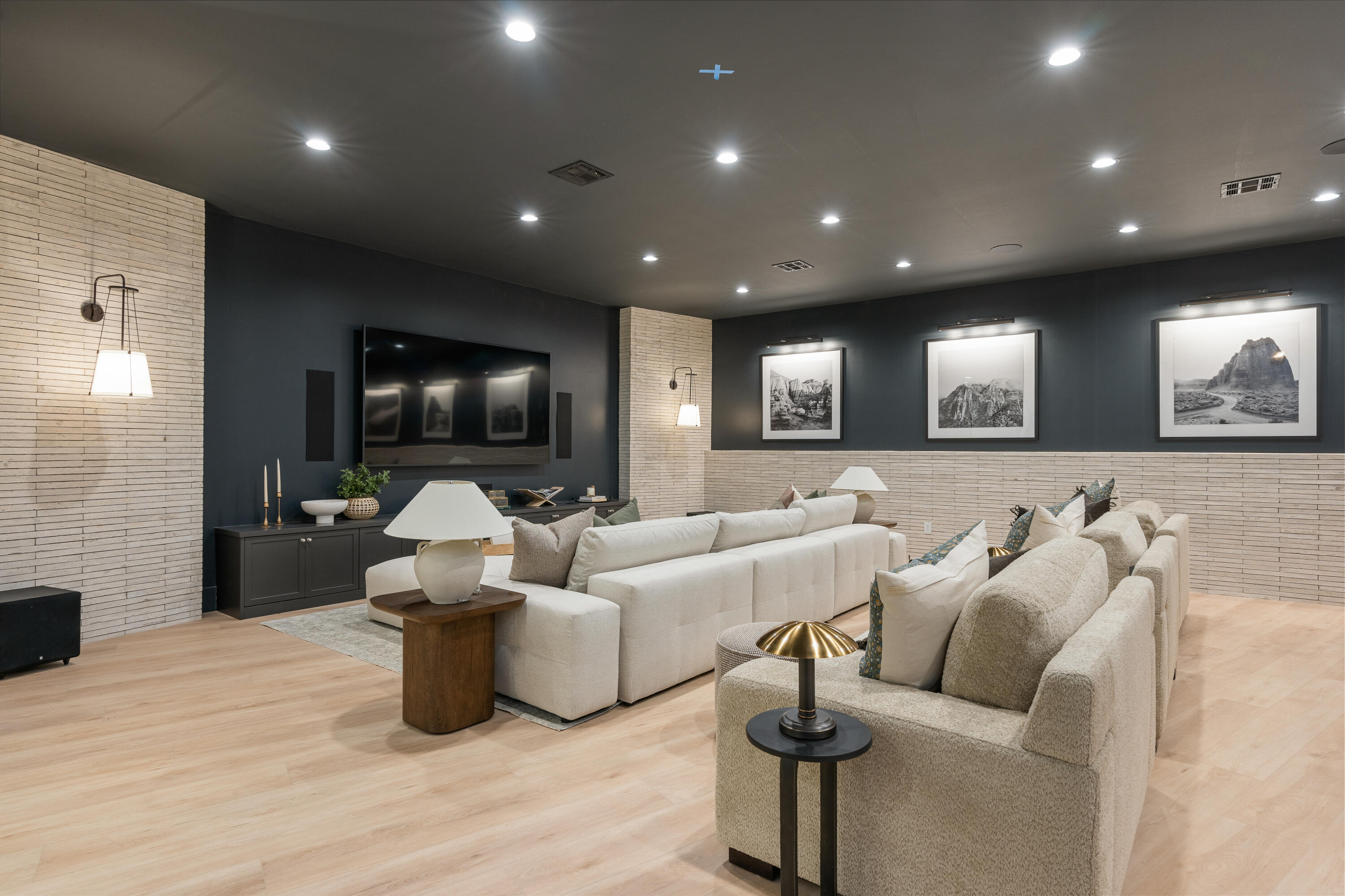 WATERS EDGE DESERT COLOR SHORES - Residential