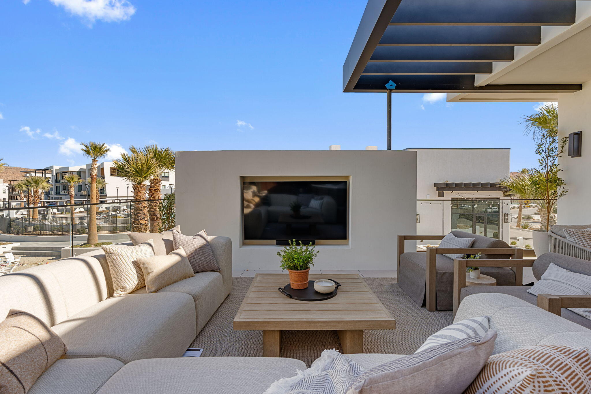 WATERS EDGE DESERT COLOR SHORES - Residential