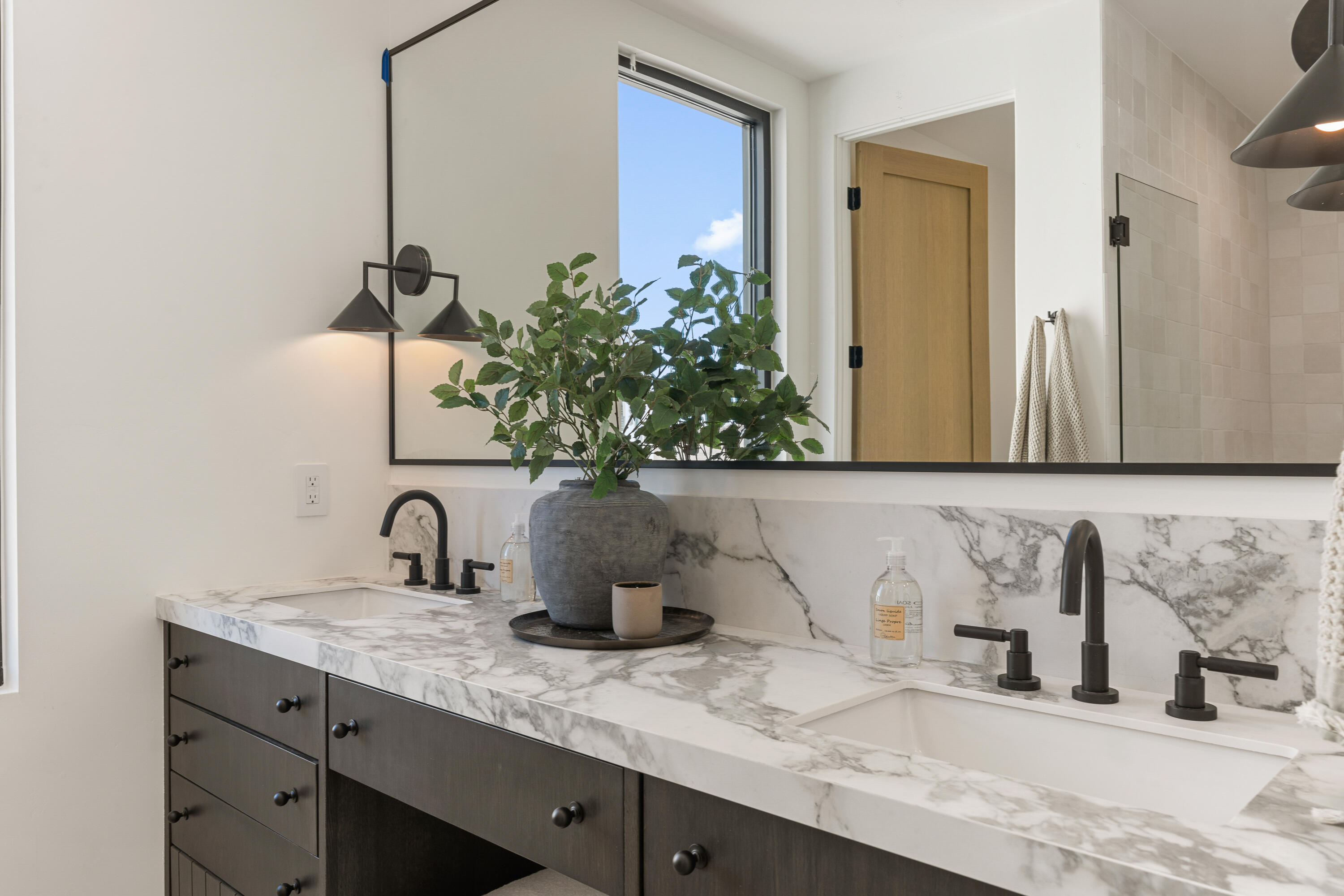 WATERS EDGE DESERT COLOR SHORES - Residential