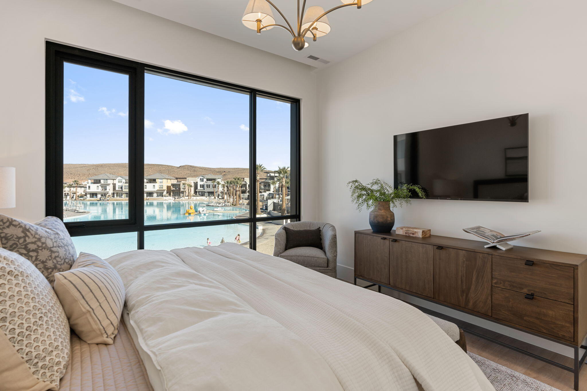 WATERS EDGE DESERT COLOR SHORES - Residential