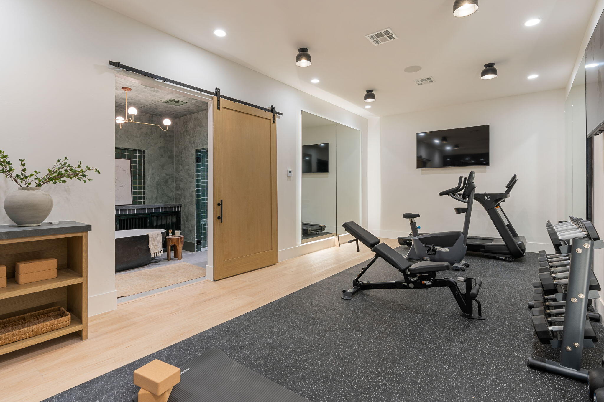 WATERS EDGE DESERT COLOR SHORES - Residential