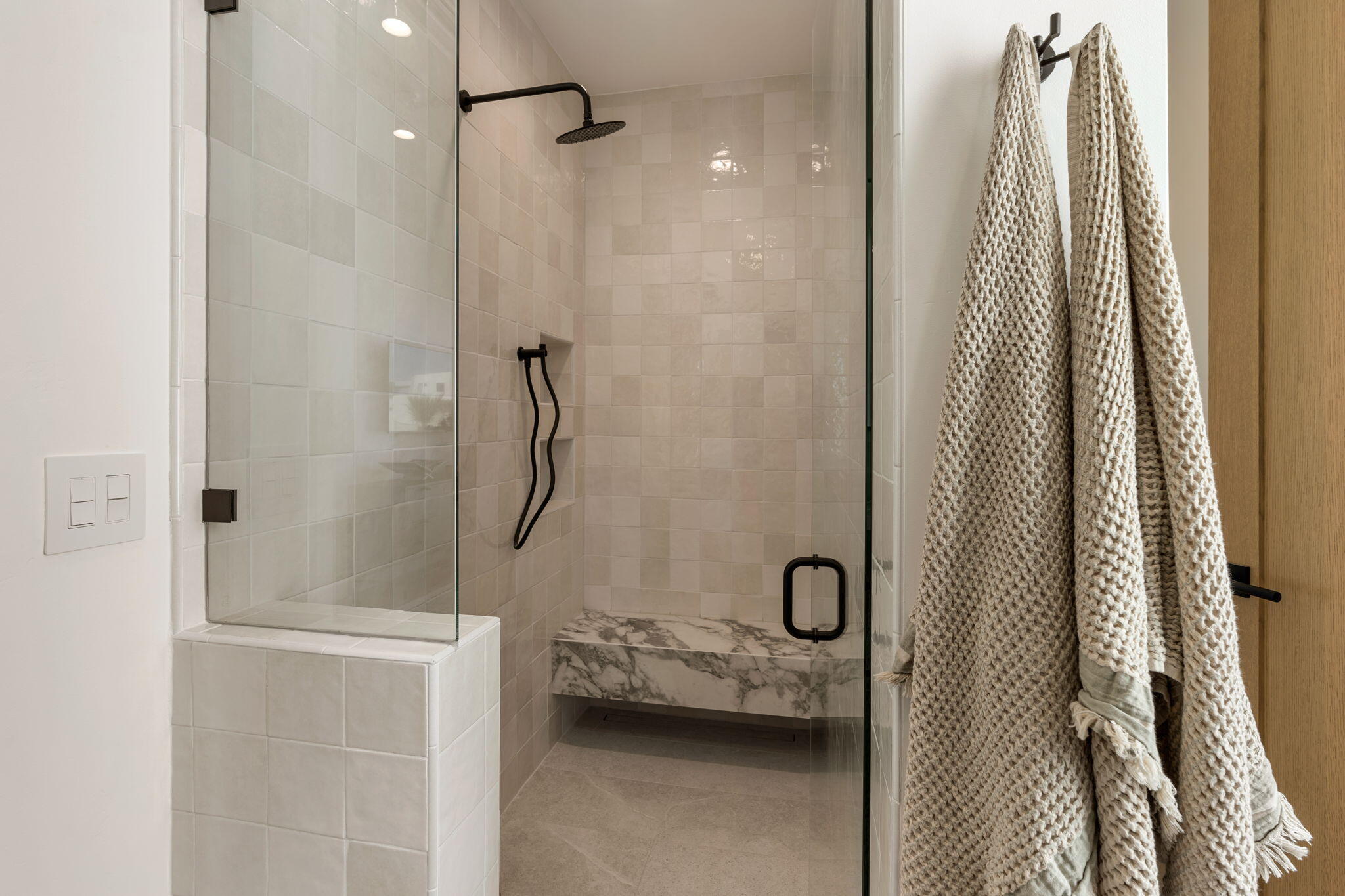 WATERS EDGE DESERT COLOR SHORES - Residential