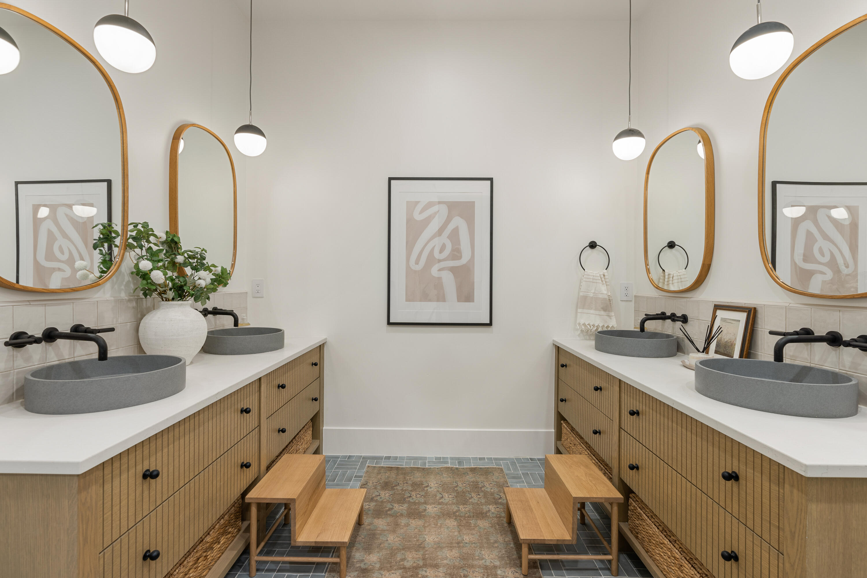 WATERS EDGE DESERT COLOR SHORES - Residential