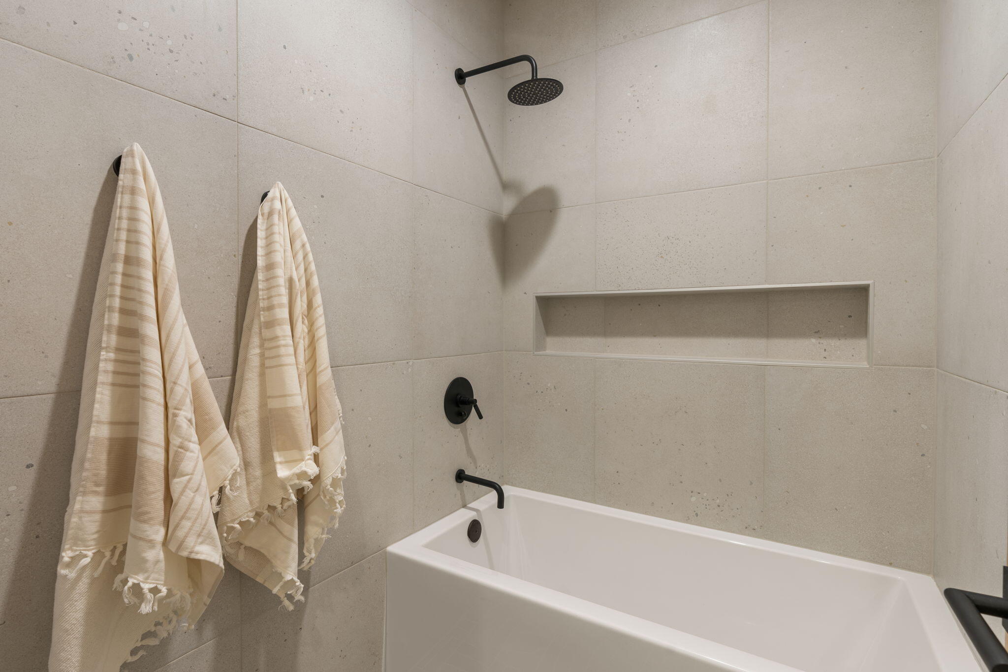 WATERS EDGE DESERT COLOR SHORES - Residential