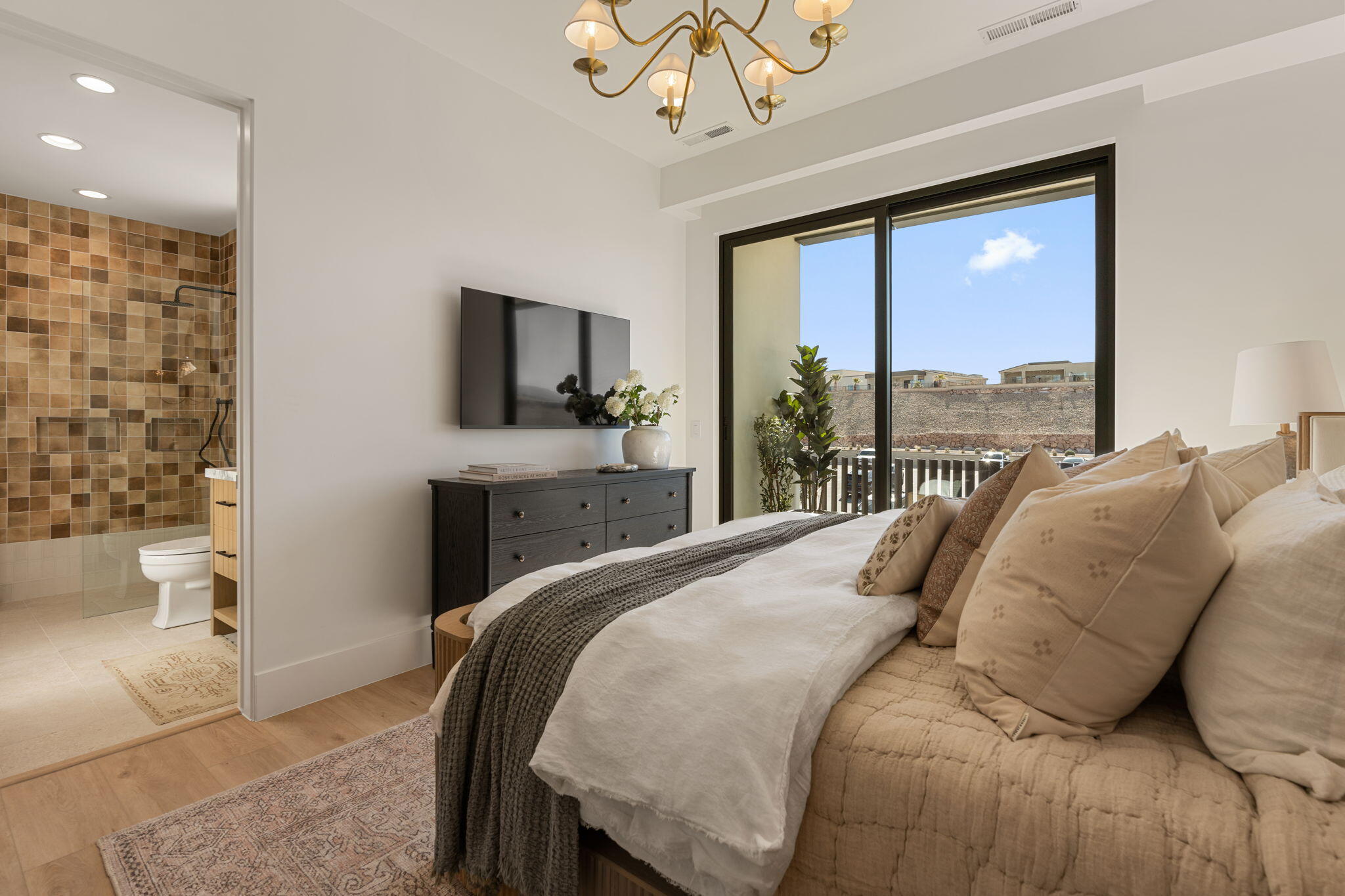 WATERS EDGE DESERT COLOR SHORES - Residential