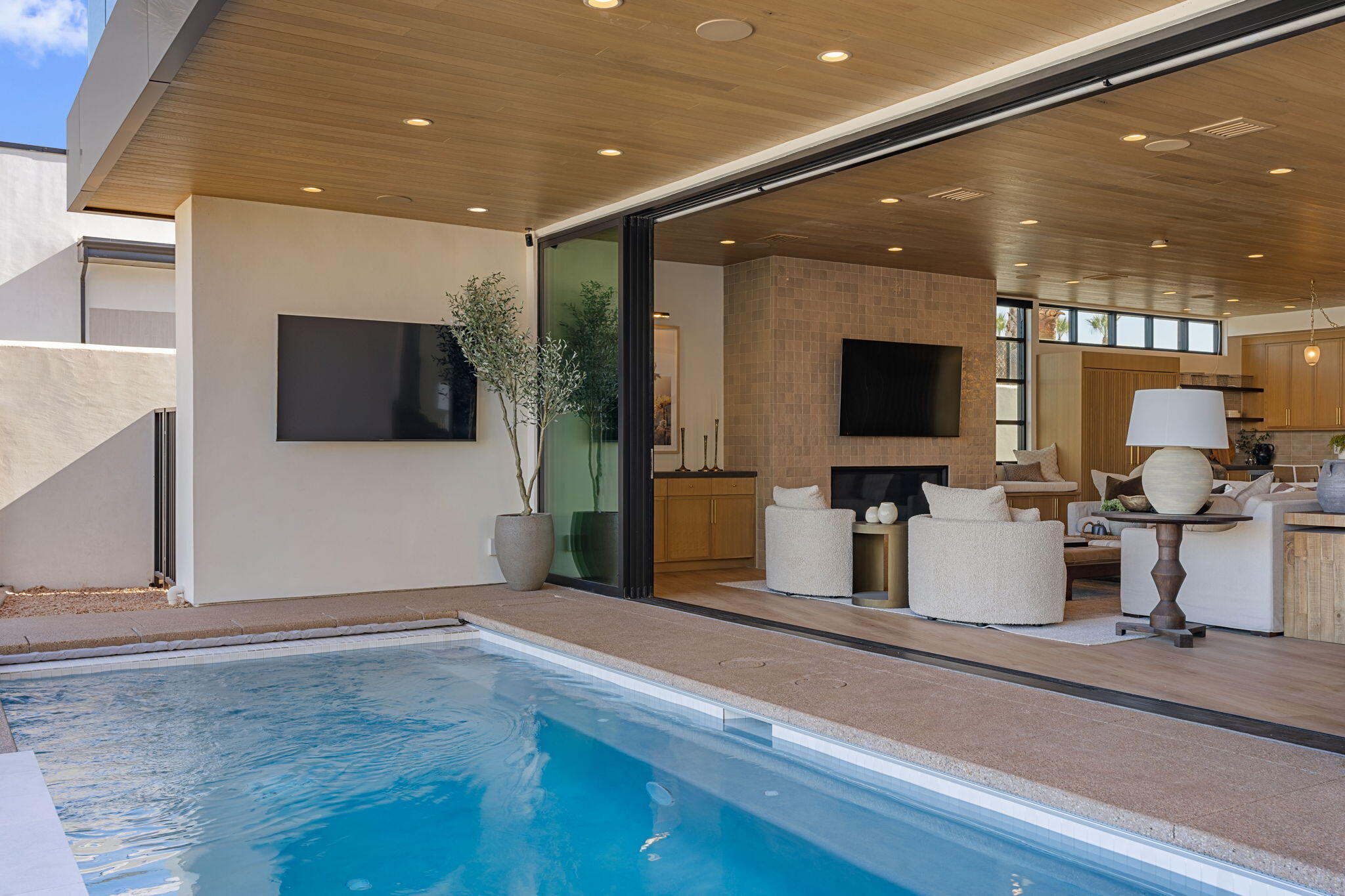 WATERS EDGE DESERT COLOR SHORES - Residential