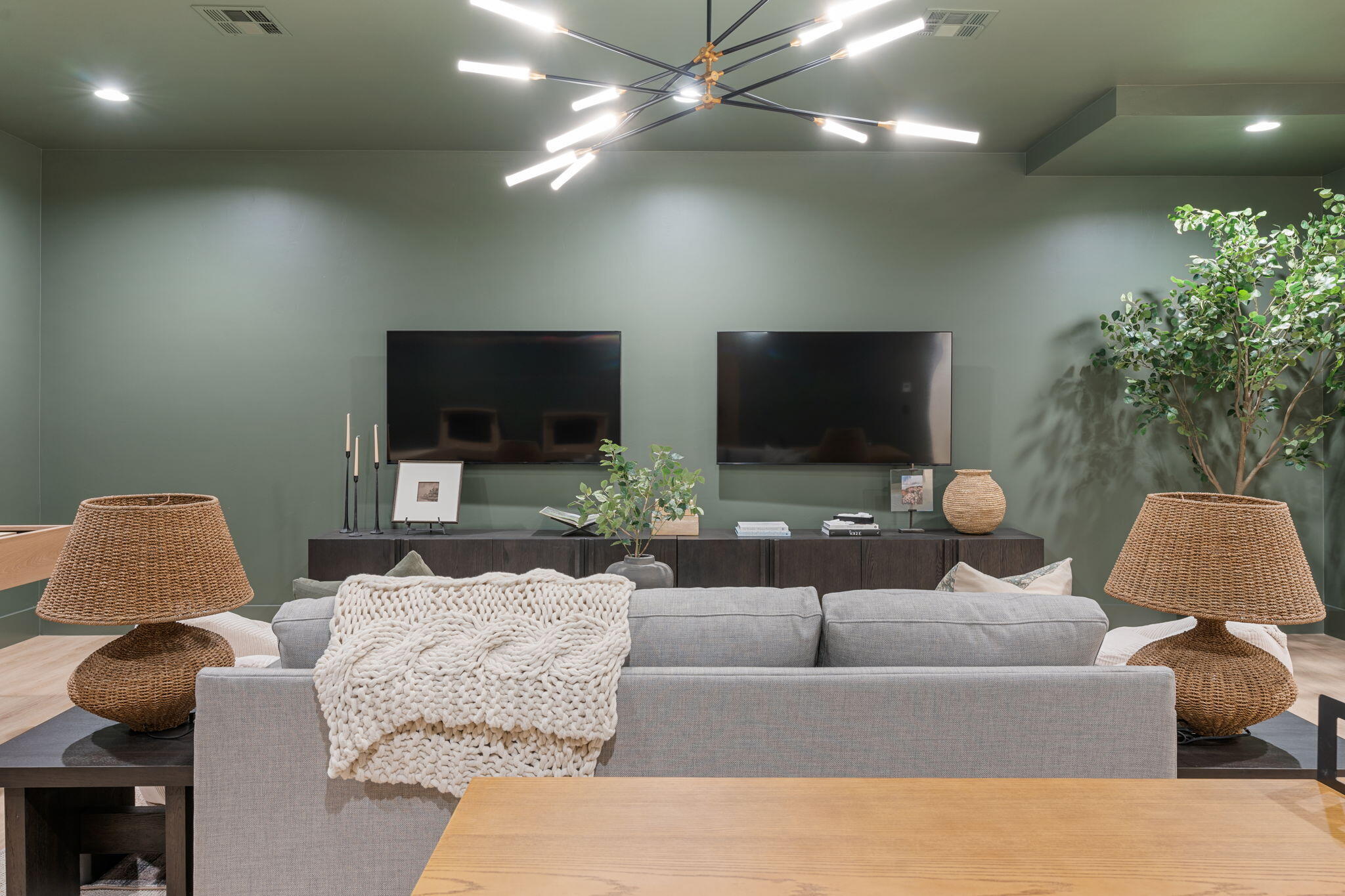 WATERS EDGE DESERT COLOR SHORES - Residential