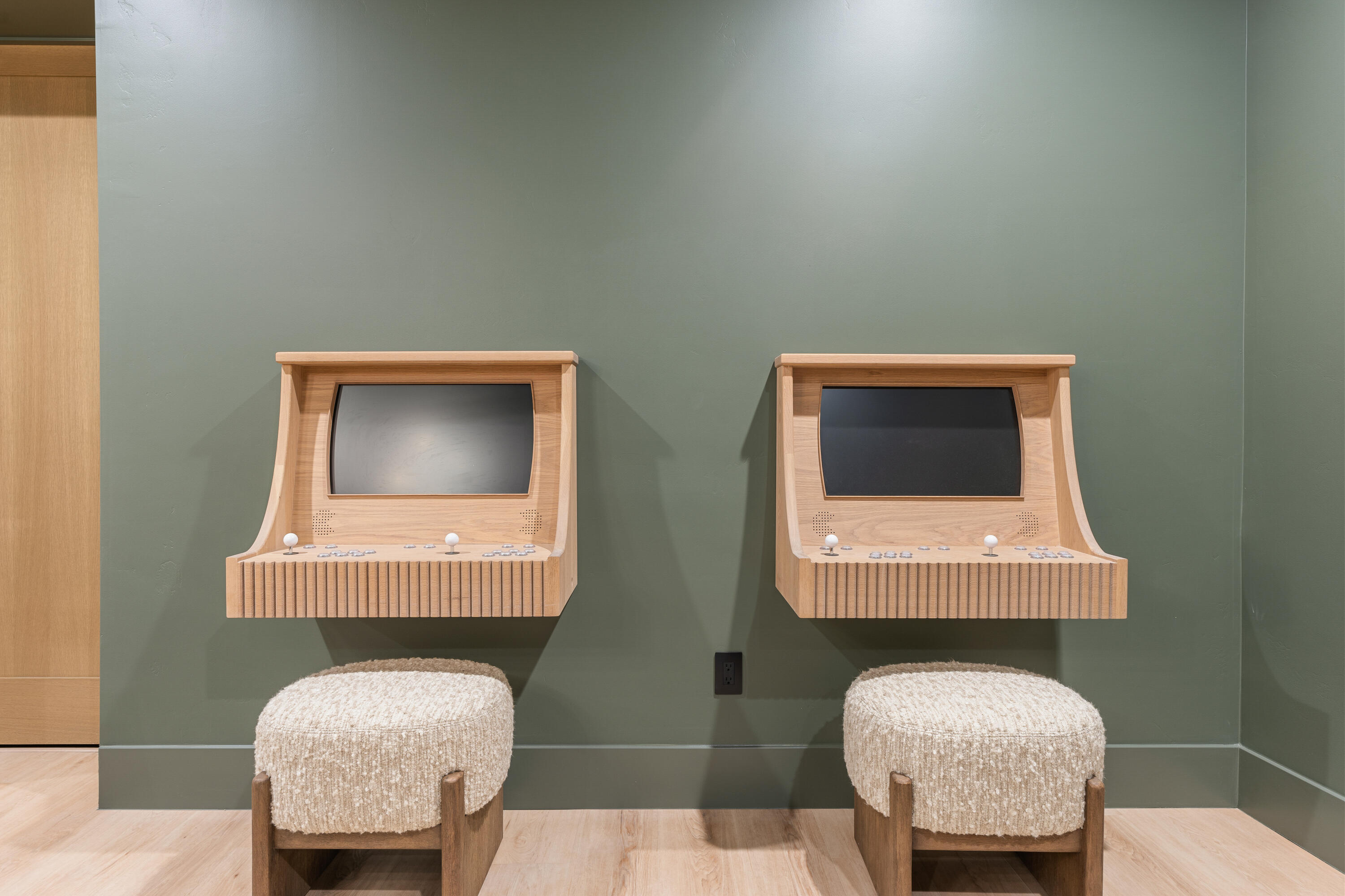 WATERS EDGE DESERT COLOR SHORES - Residential