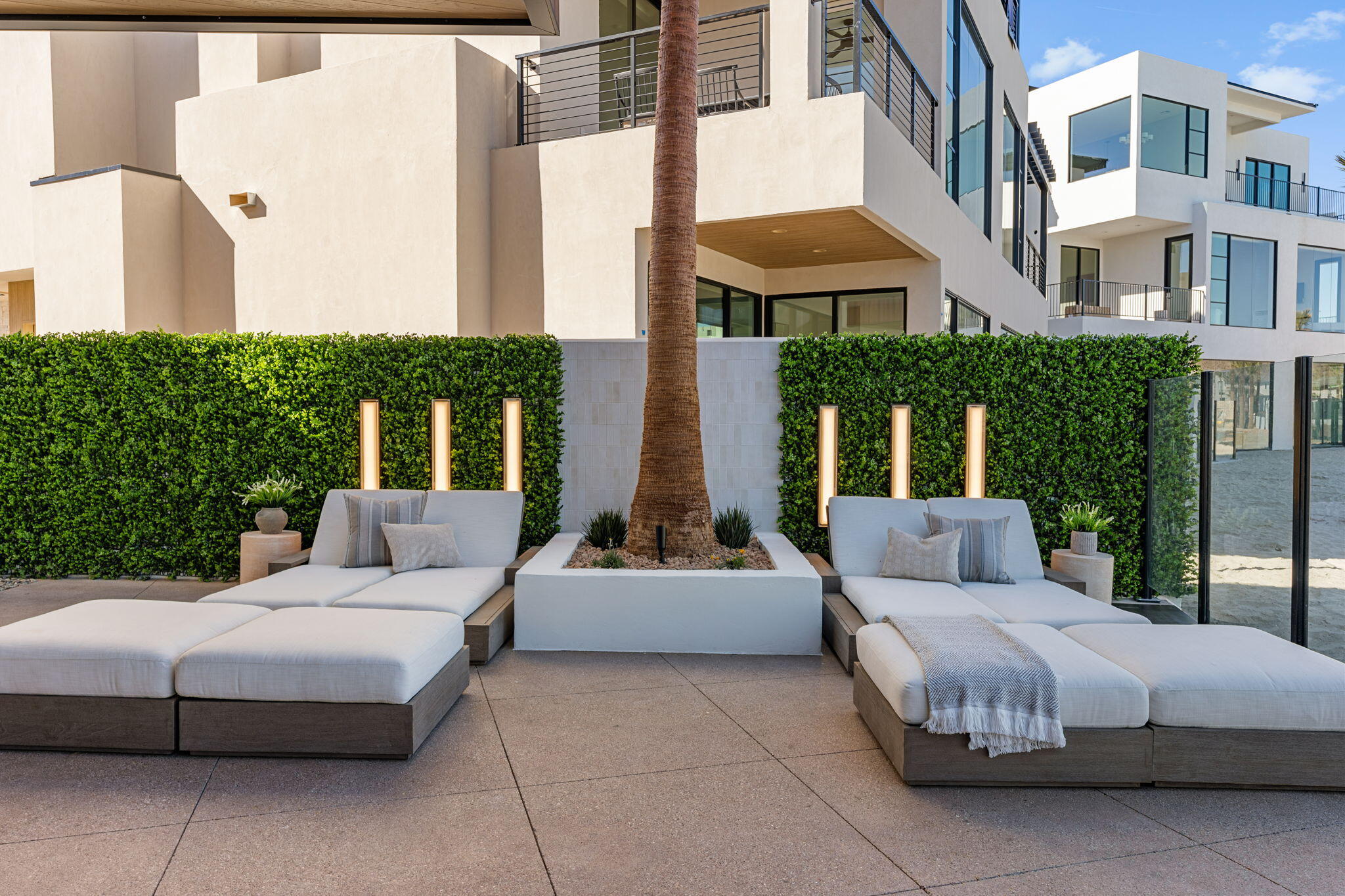 WATERS EDGE DESERT COLOR SHORES - Residential