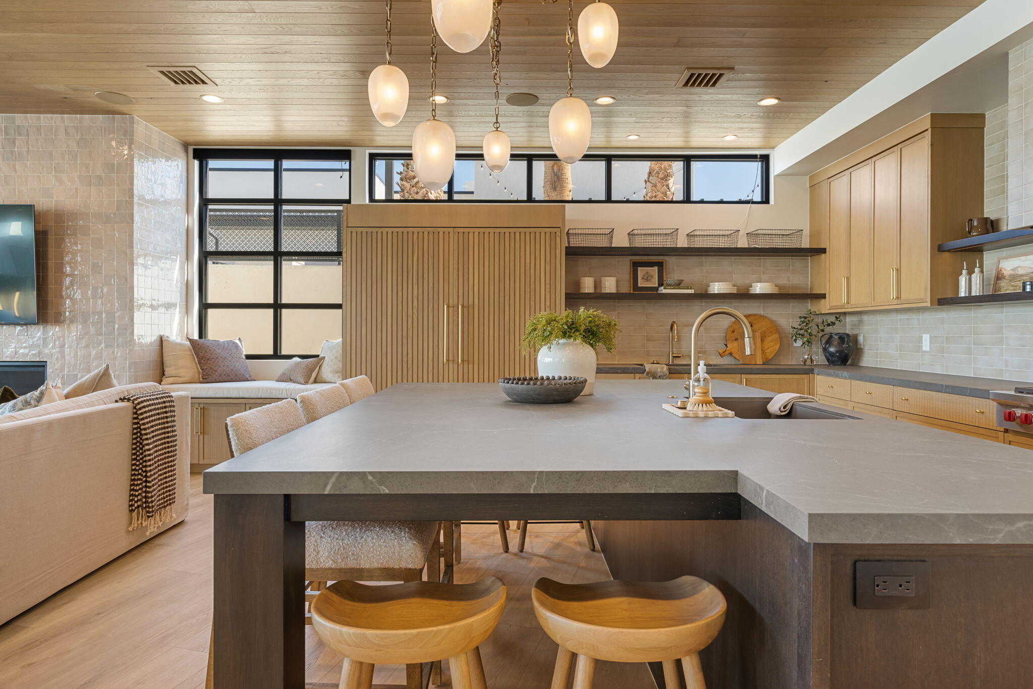 WATERS EDGE DESERT COLOR SHORES - Residential