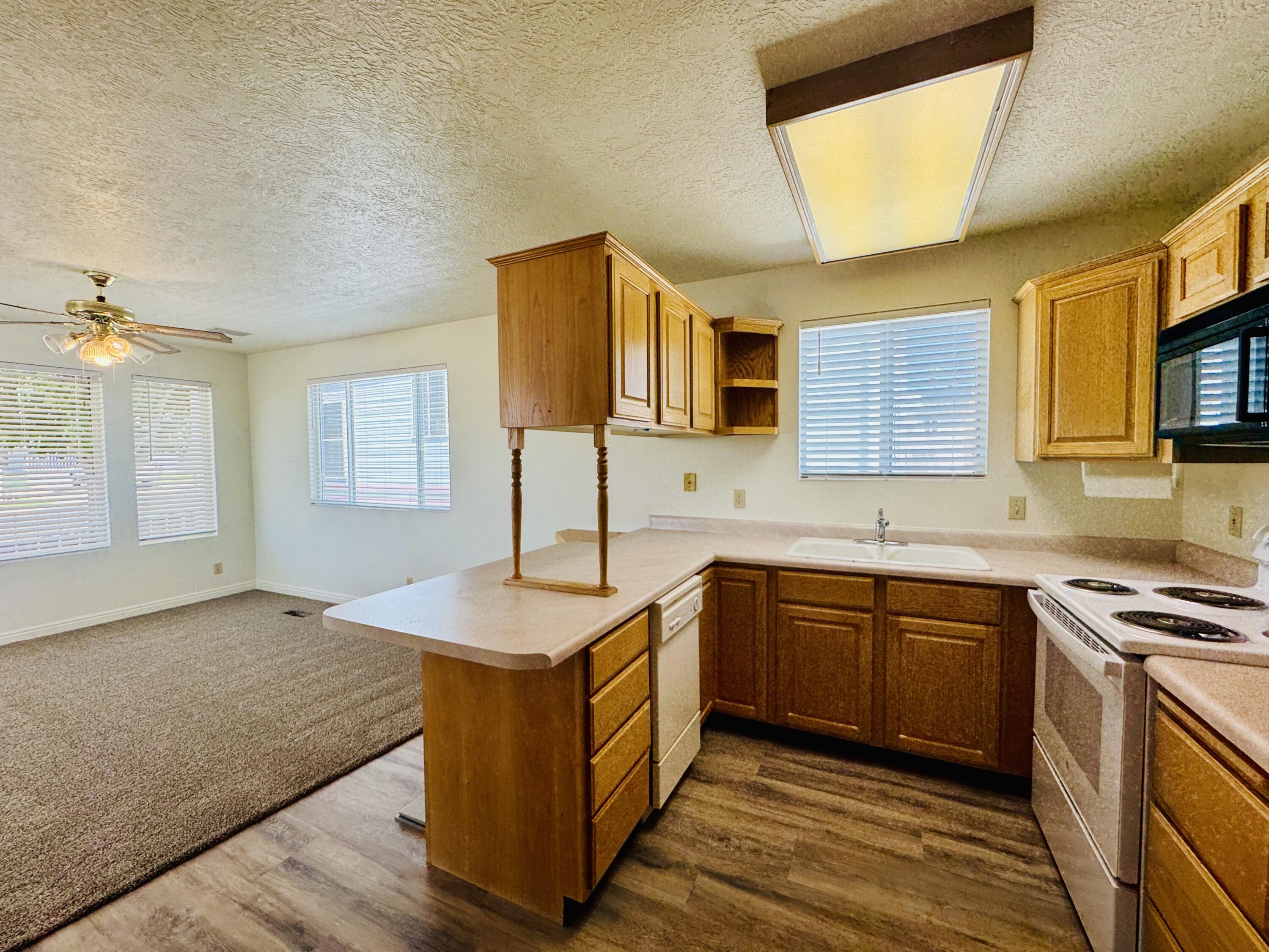 CANYON BREEZE RV RESORT - Residential