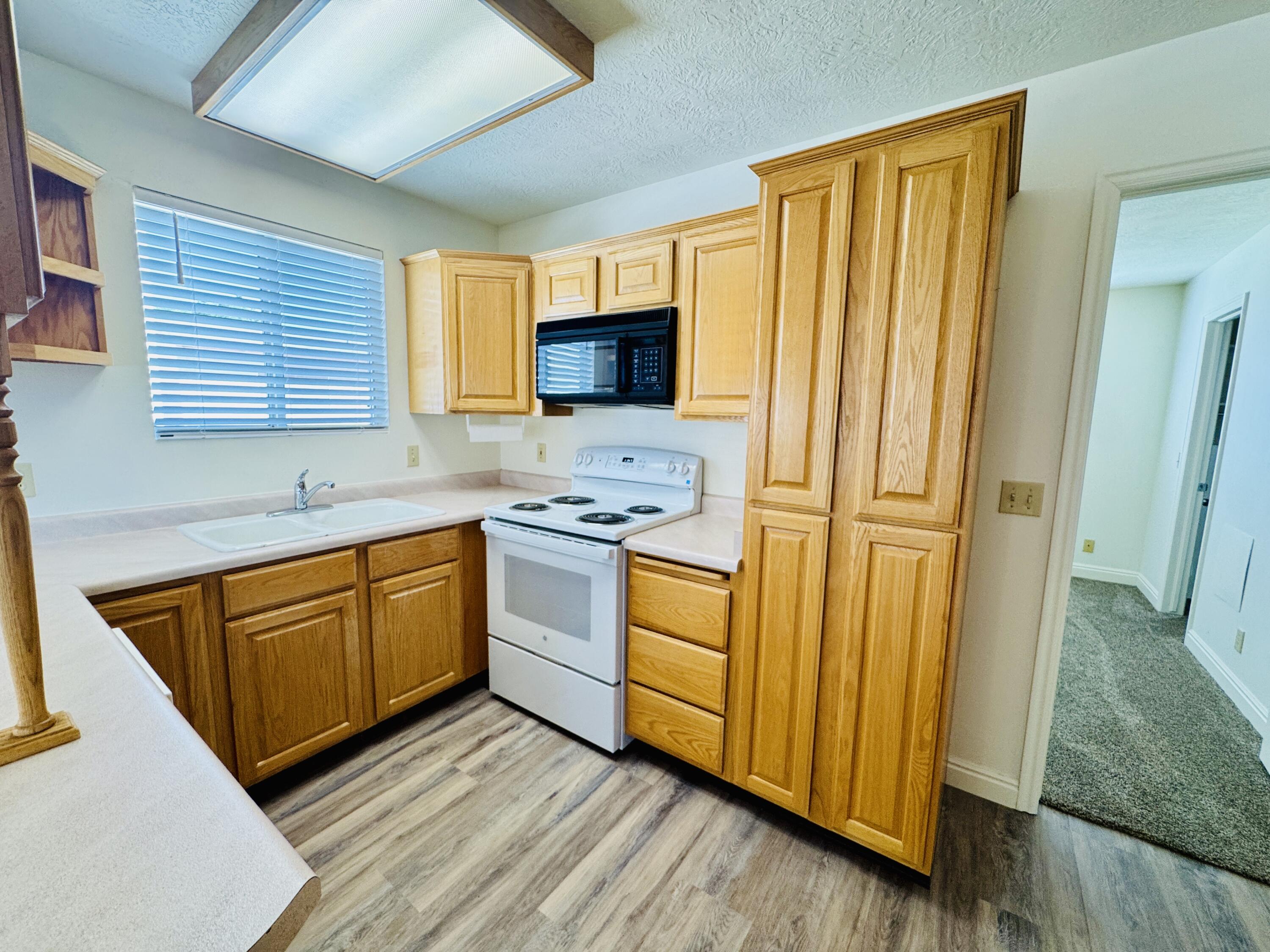 CANYON BREEZE RV RESORT - Residential
