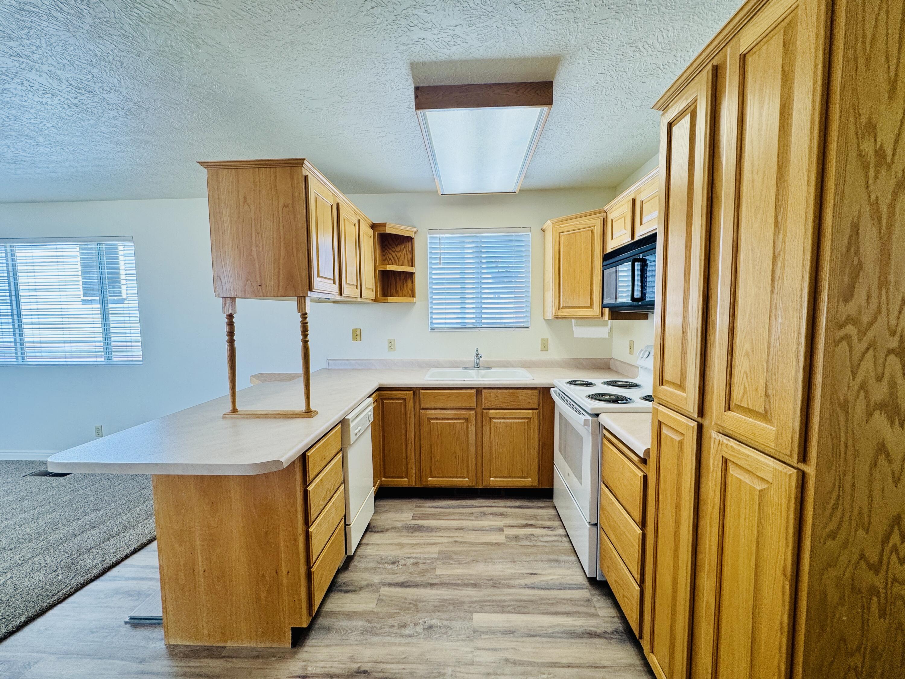 CANYON BREEZE RV RESORT - Residential