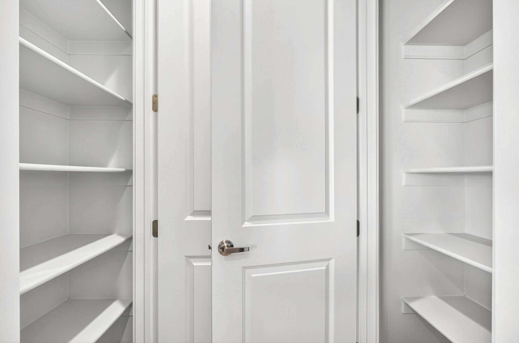 SCENIC POINTE - Residential