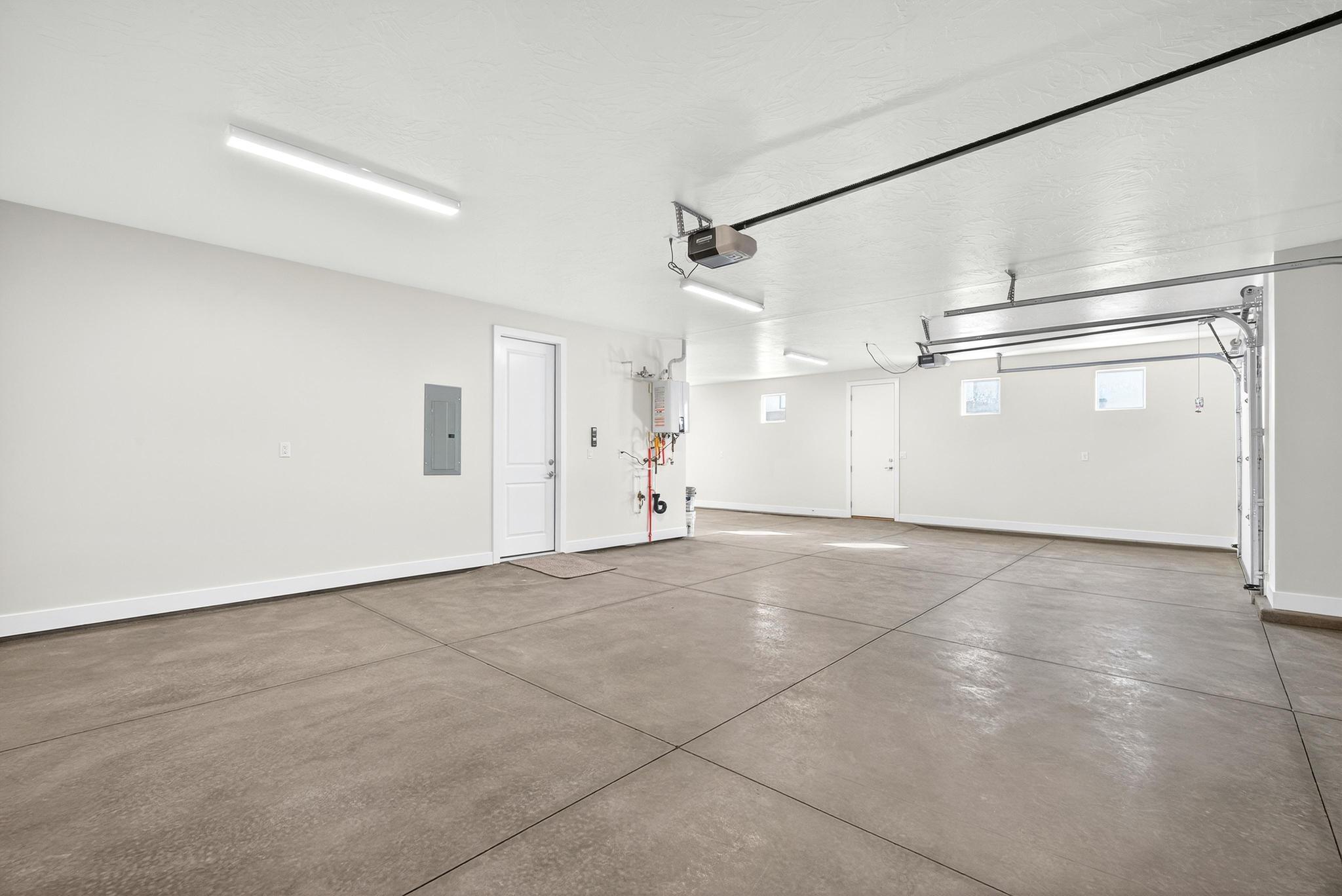 SCENIC POINTE - Residential