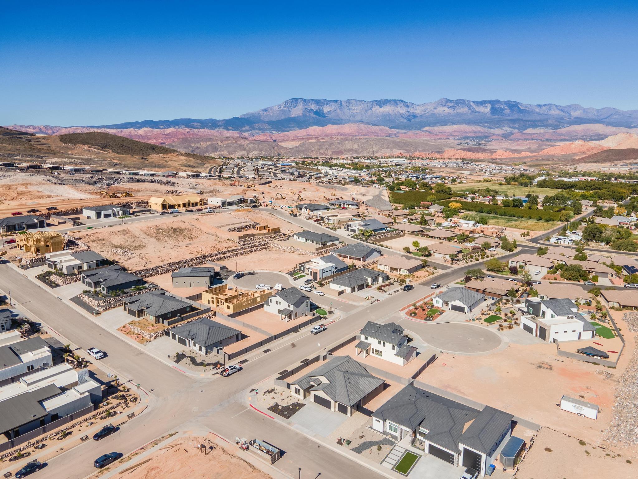 SCENIC POINTE - Residential