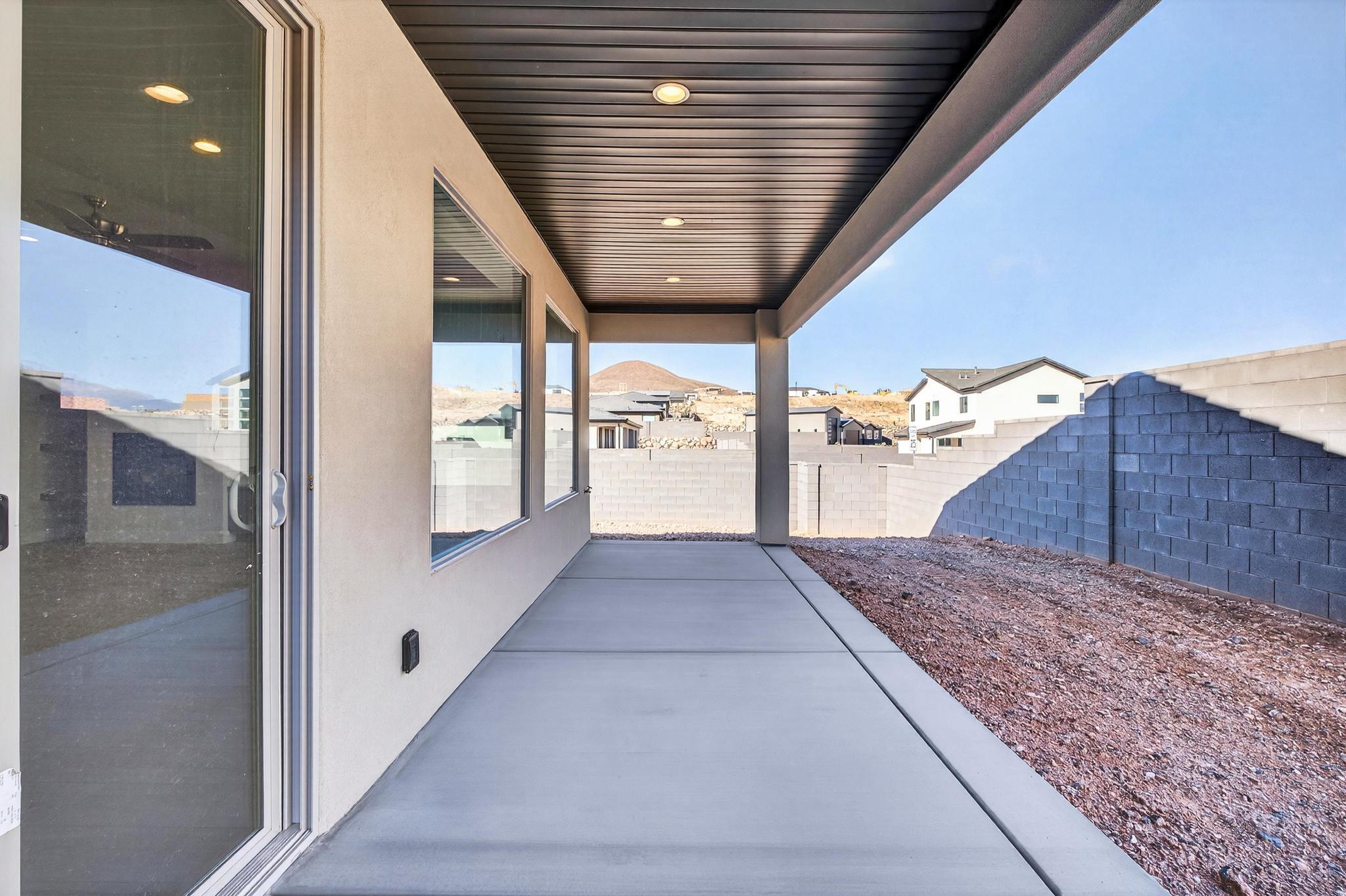 SCENIC POINTE - Residential