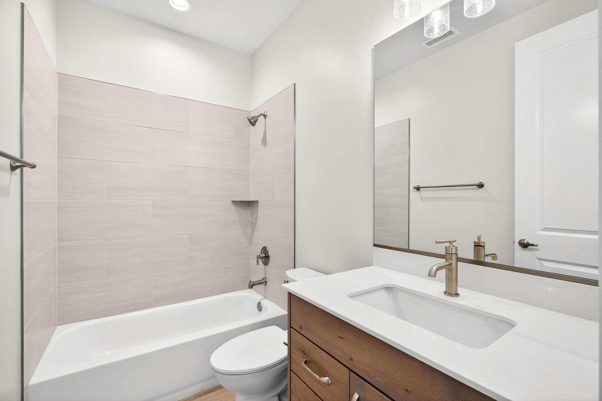 SCENIC POINTE - Residential