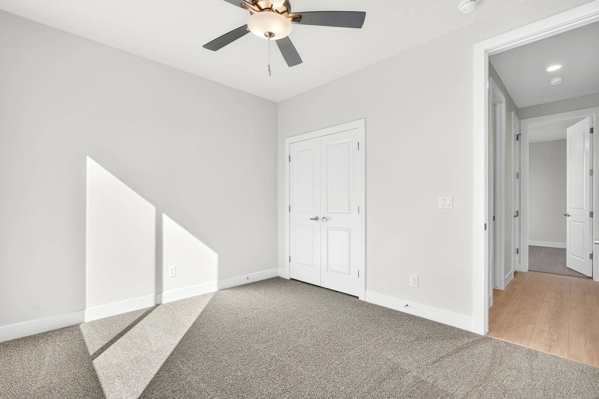 SCENIC POINTE - Residential