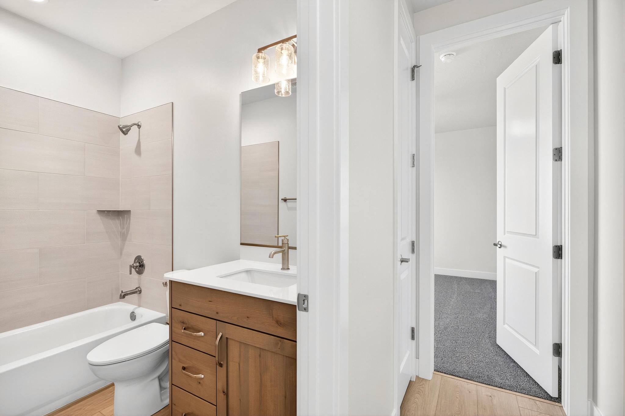 SCENIC POINTE - Residential