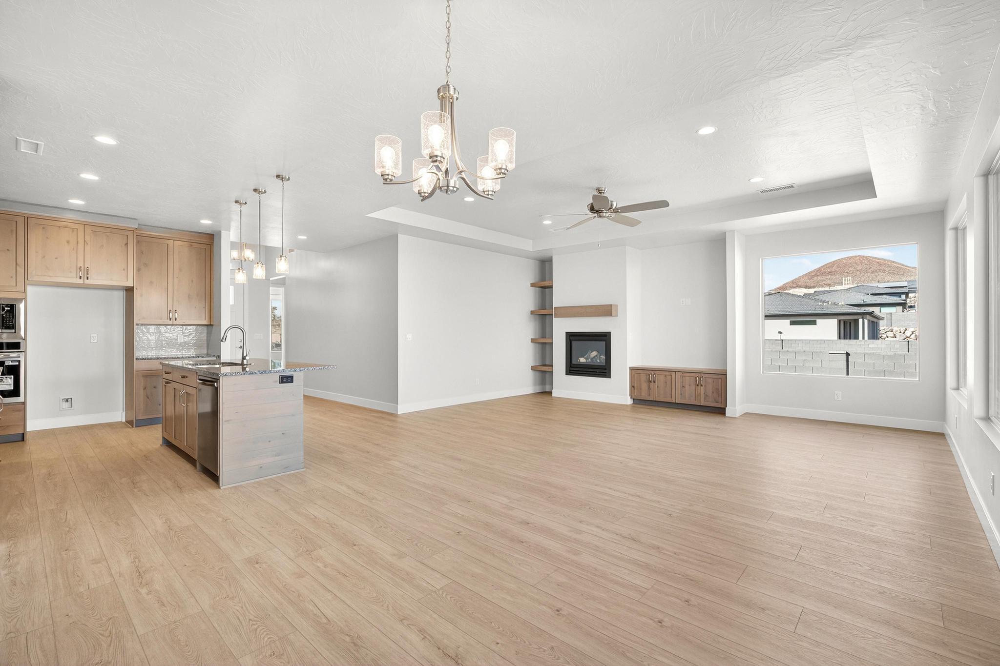 SCENIC POINTE - Residential