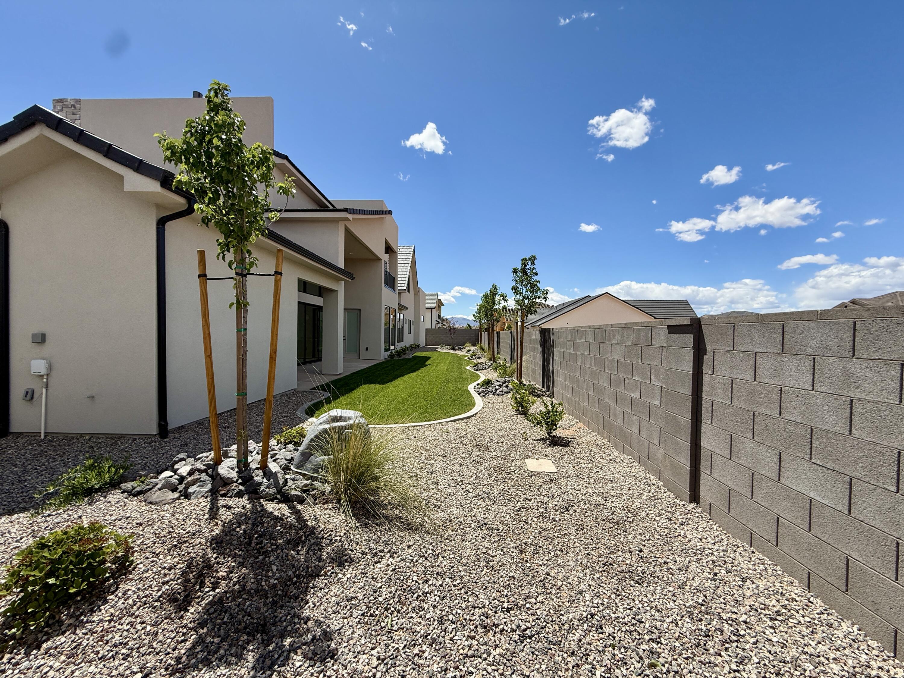 FRANKLIN FIELDS - Residential
