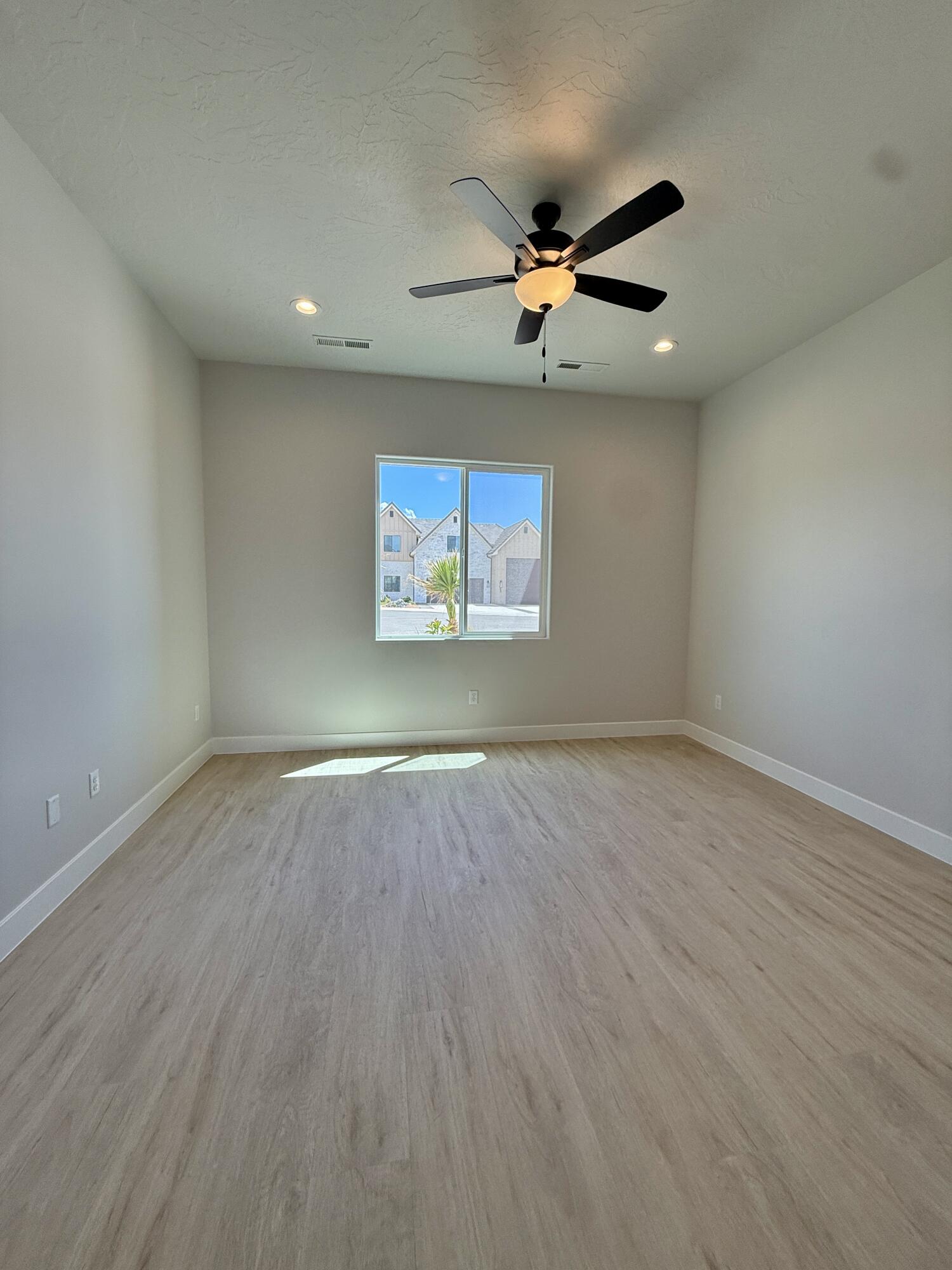 FRANKLIN FIELDS - Residential