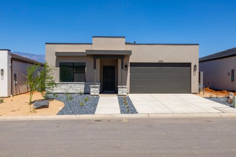 Photo of 1935 S Queens Garden Dr 4260 #4260, Washington, UT 84780 (MLS # 26-268530)