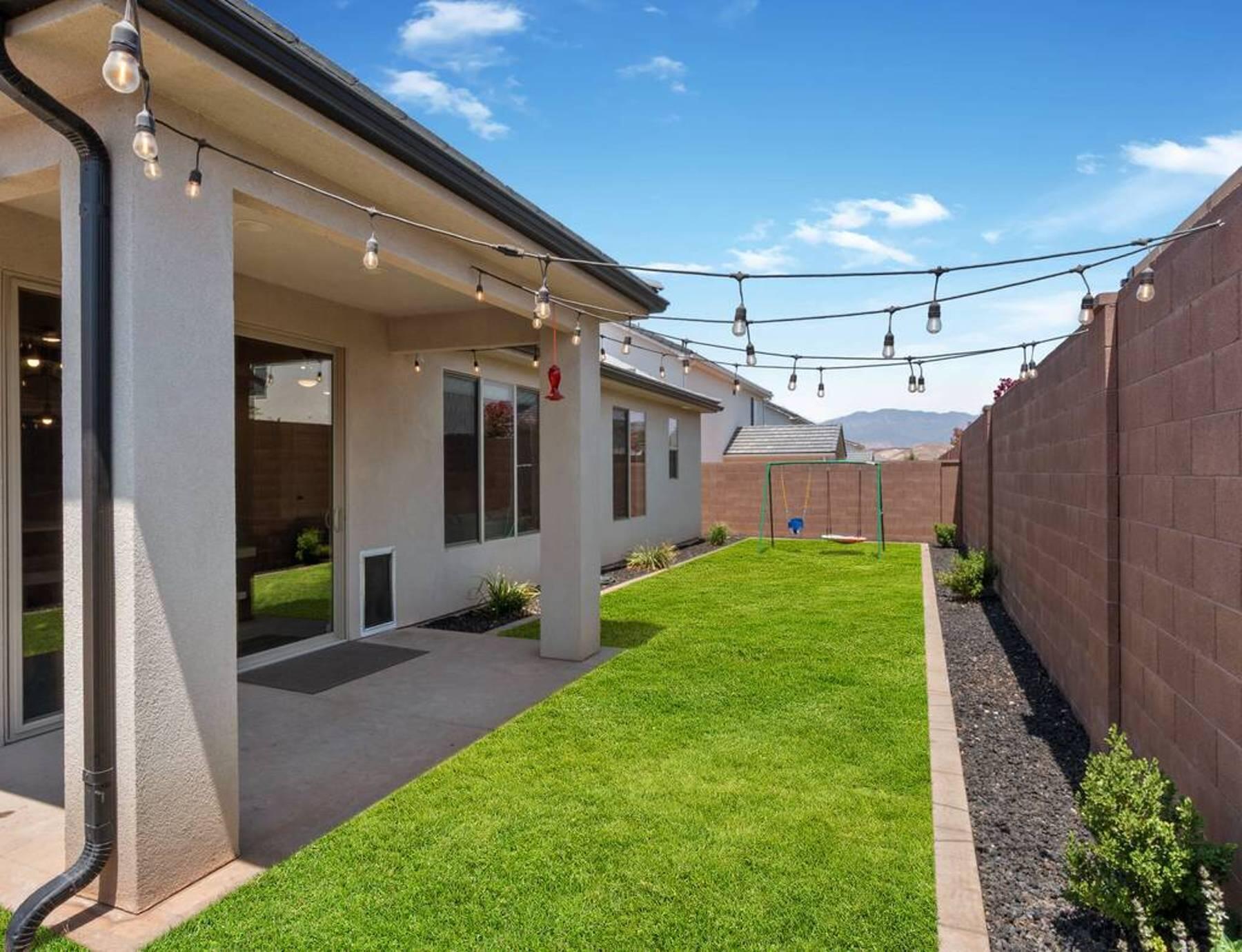 WARNER GATEWAY - Residential