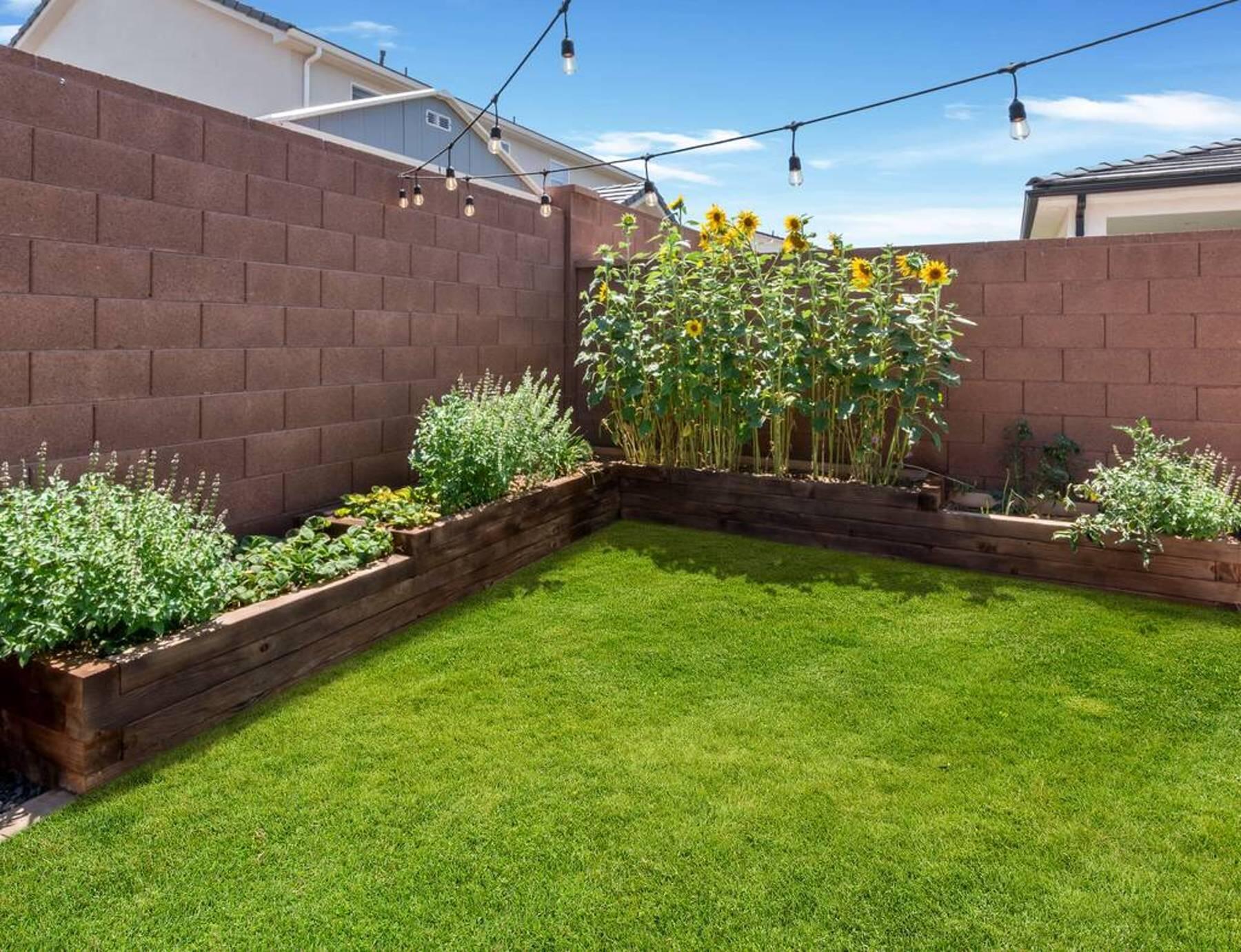 WARNER GATEWAY - Residential