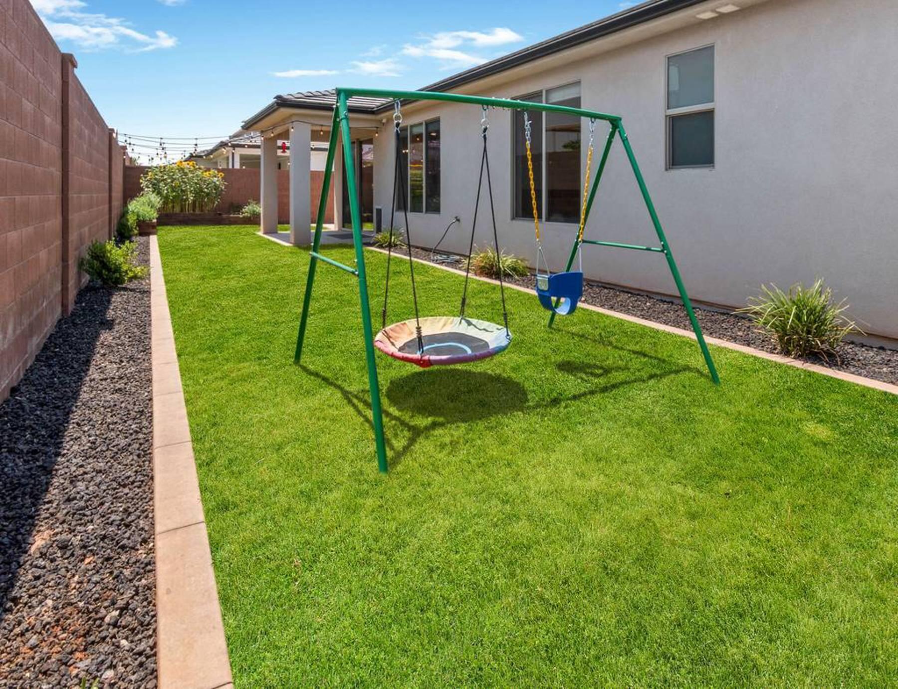 WARNER GATEWAY - Residential