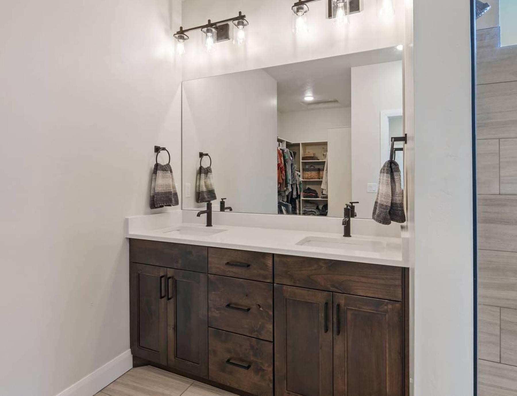 WARNER GATEWAY - Residential