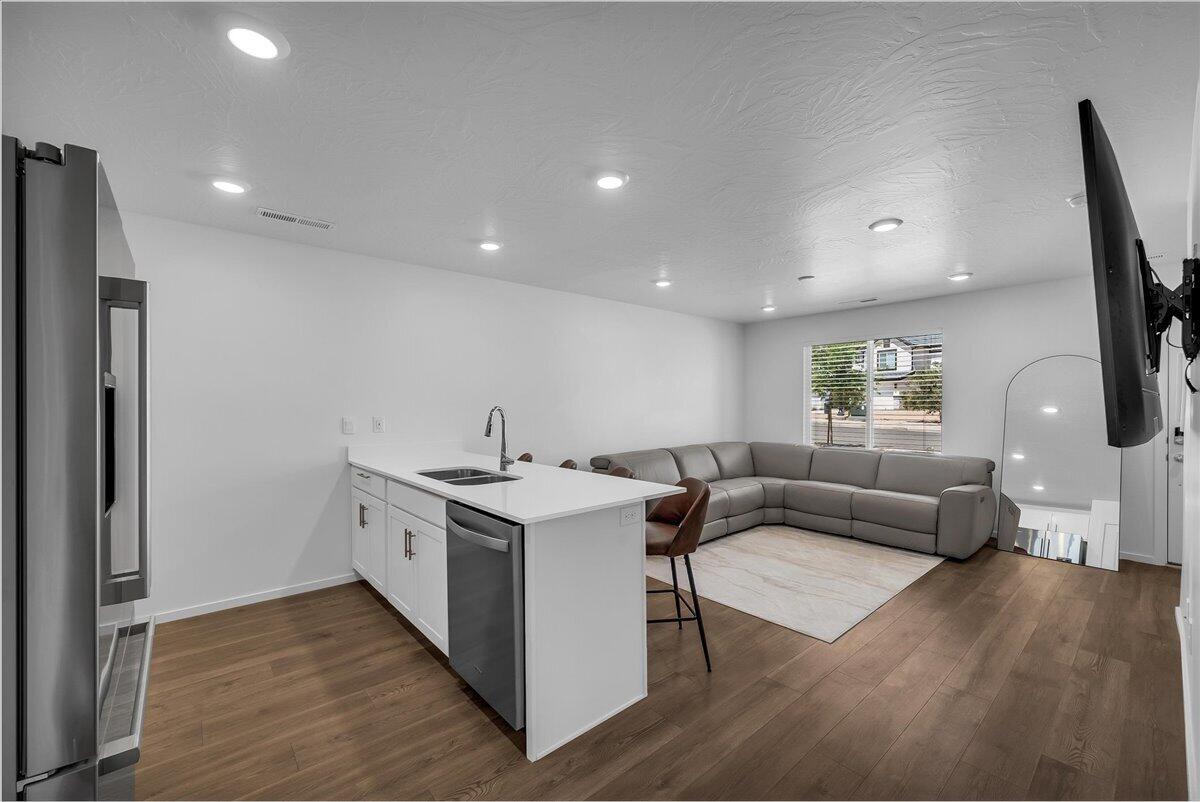 LABYRINTH PT AT LG VALLEY - Residential