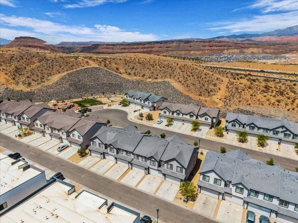 LABYRINTH PT AT LG VALLEY - Residential