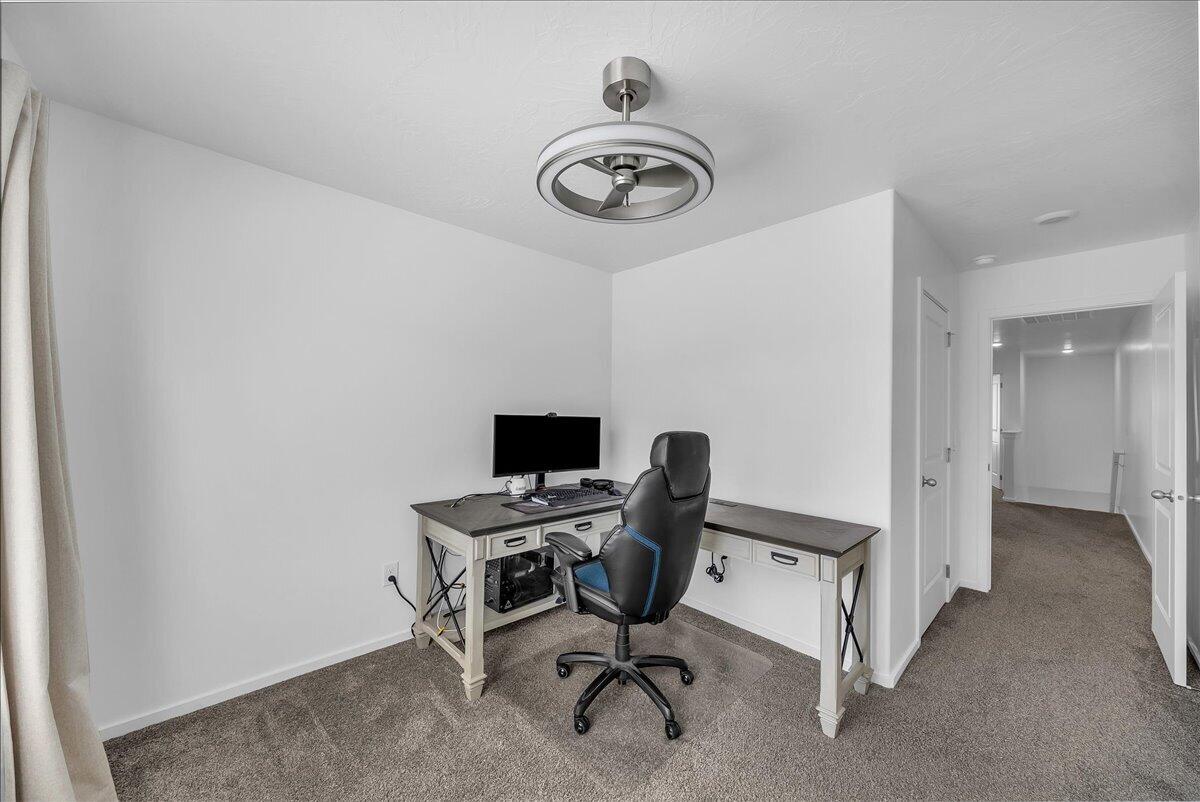 LABYRINTH PT AT LG VALLEY - Residential