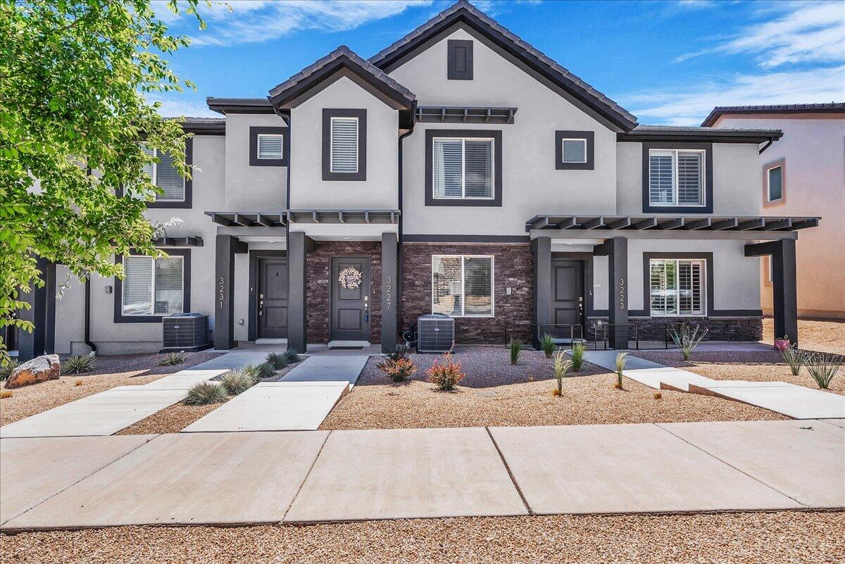 LABYRINTH PT AT LG VALLEY - Residential